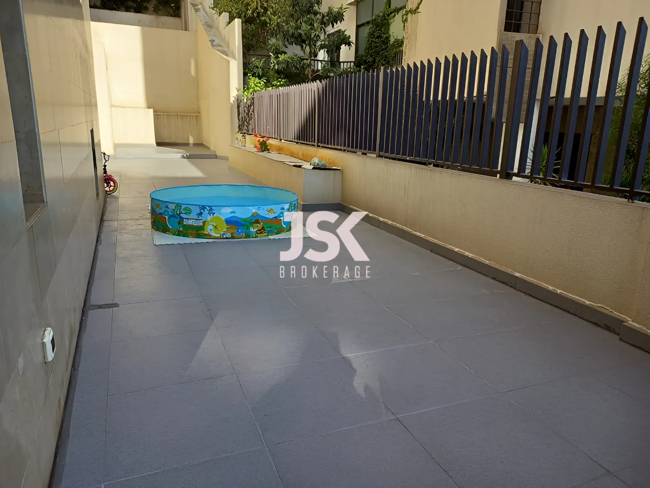 Apartment for Sale in Haret Sakher