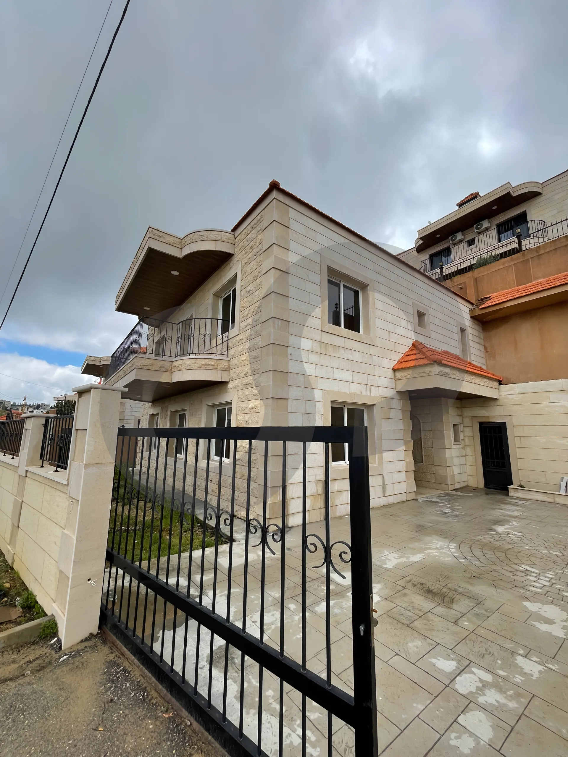 Villa for Sale in Saoufar