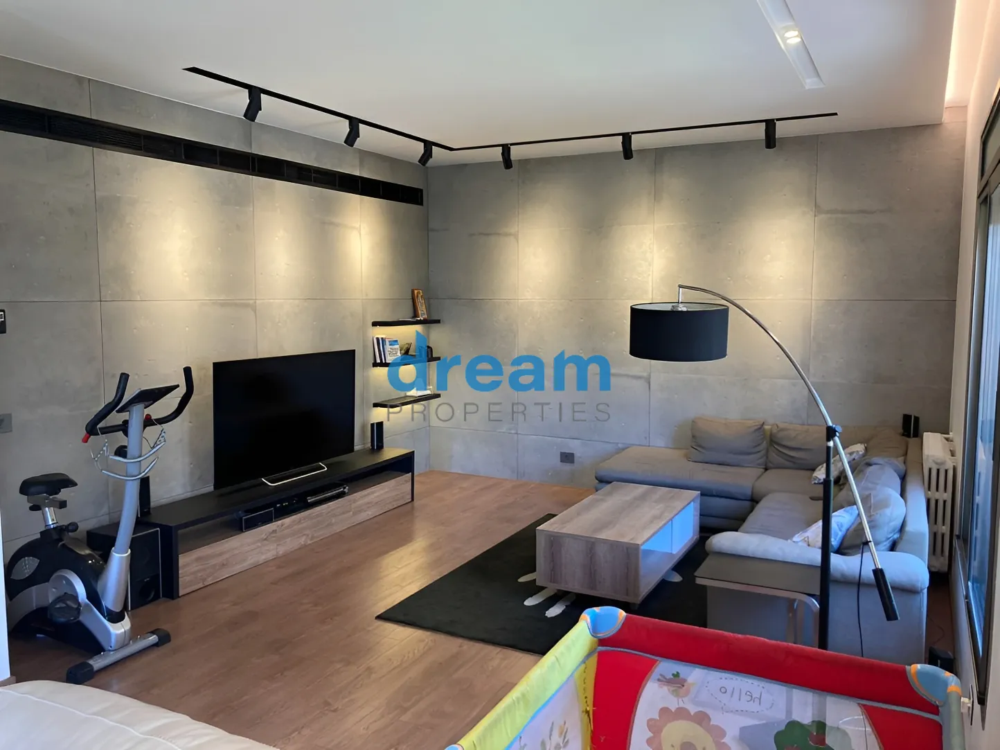 Apartment for rent in Achrafieh, Beirut, Lebanon - 3 bed, 3 bath
