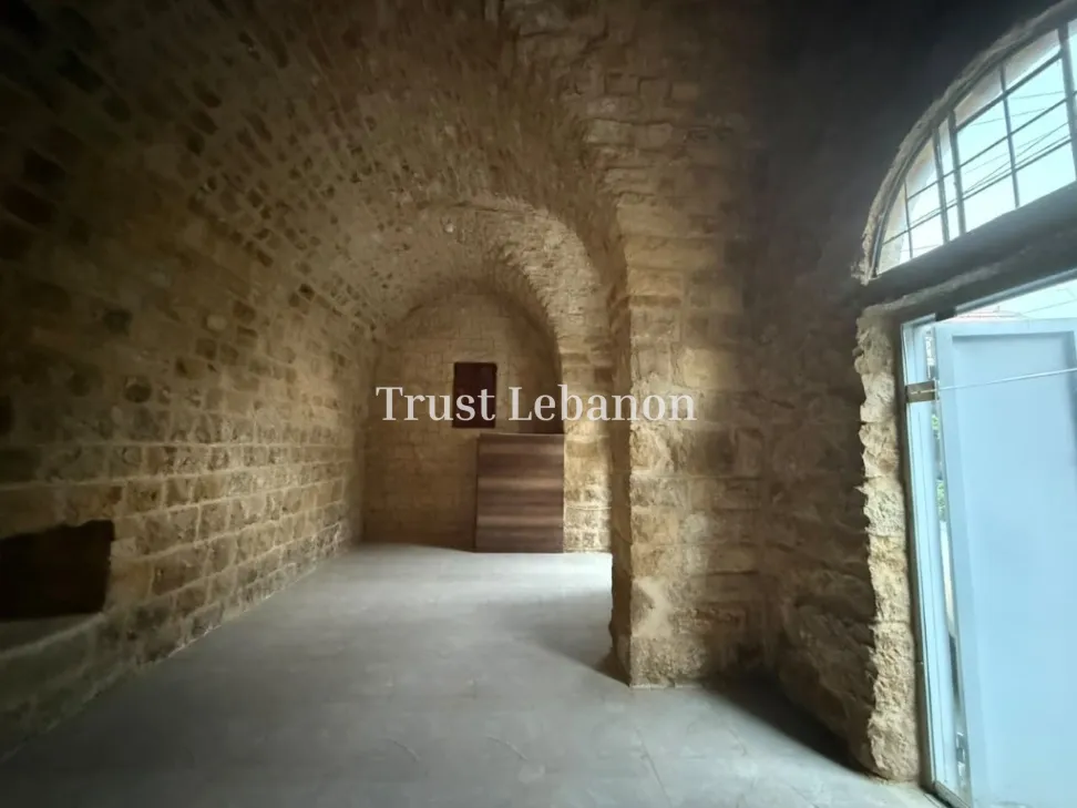 Shop for rent in Broummana, Lebanon