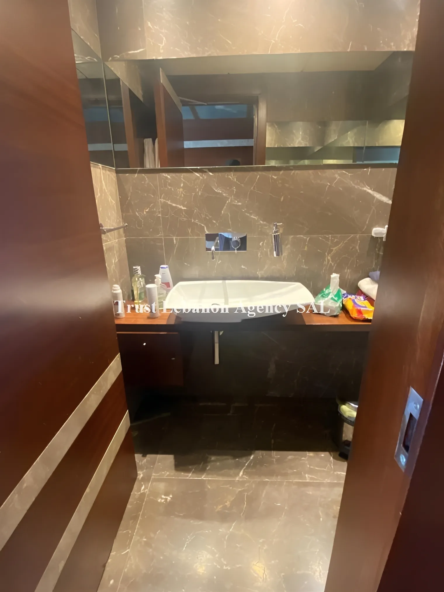 Office for sale in Metn, Zalka