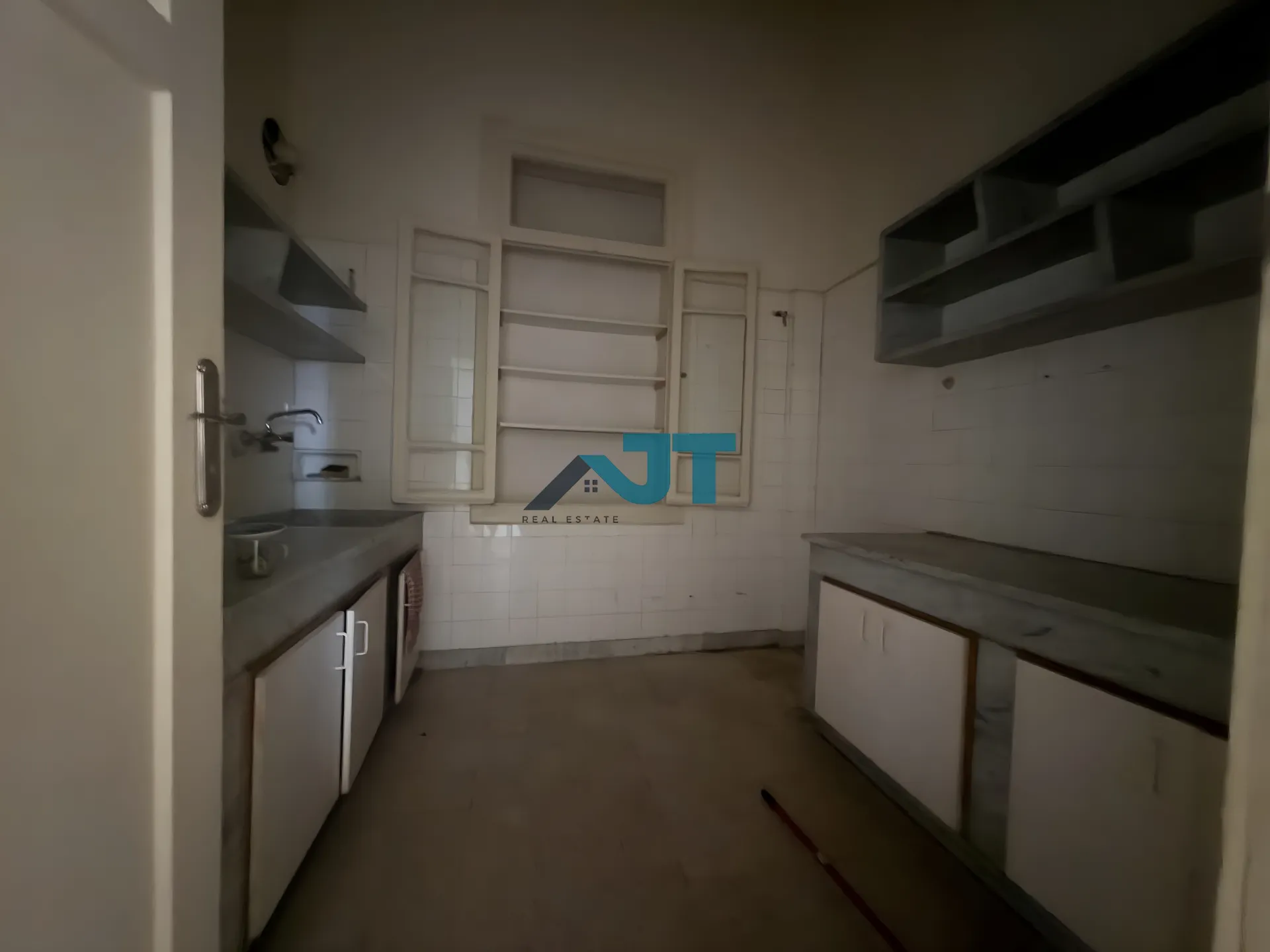 Apartment for rent in Caree d'or, achrafieh