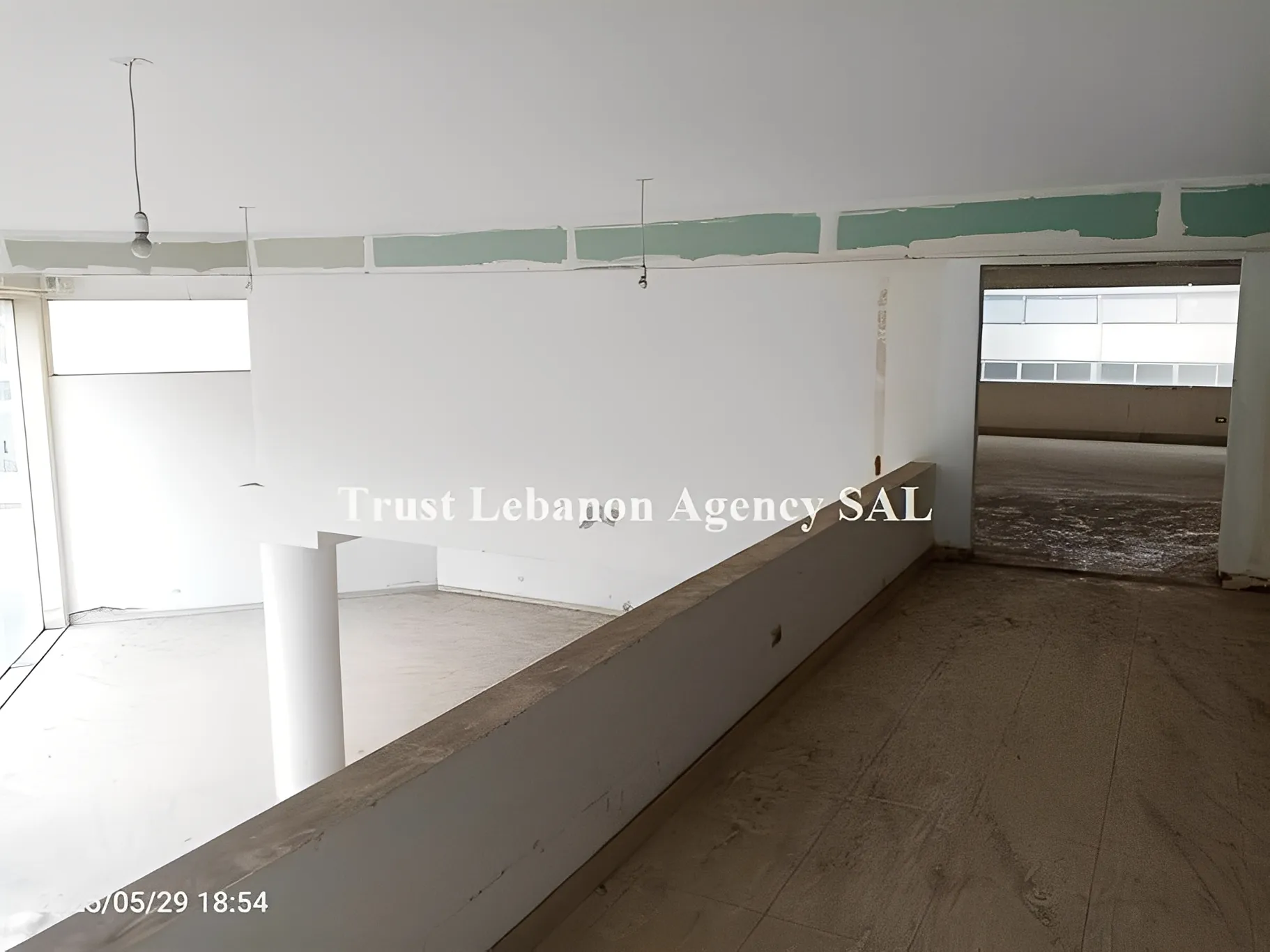 Commercial Property For Rent in Beirut, Ain El Tineh