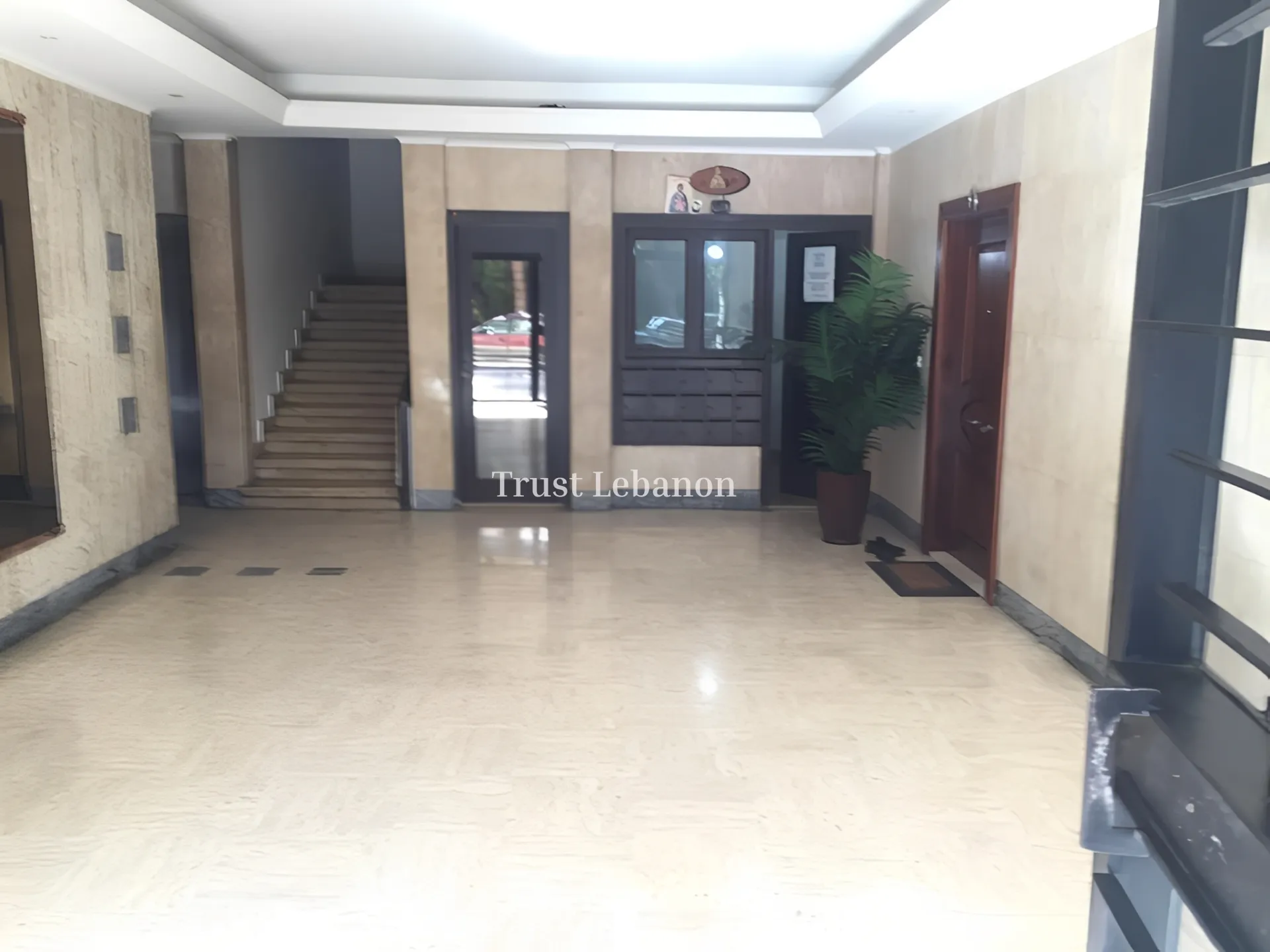 Apartment for sale in Horch Tabet