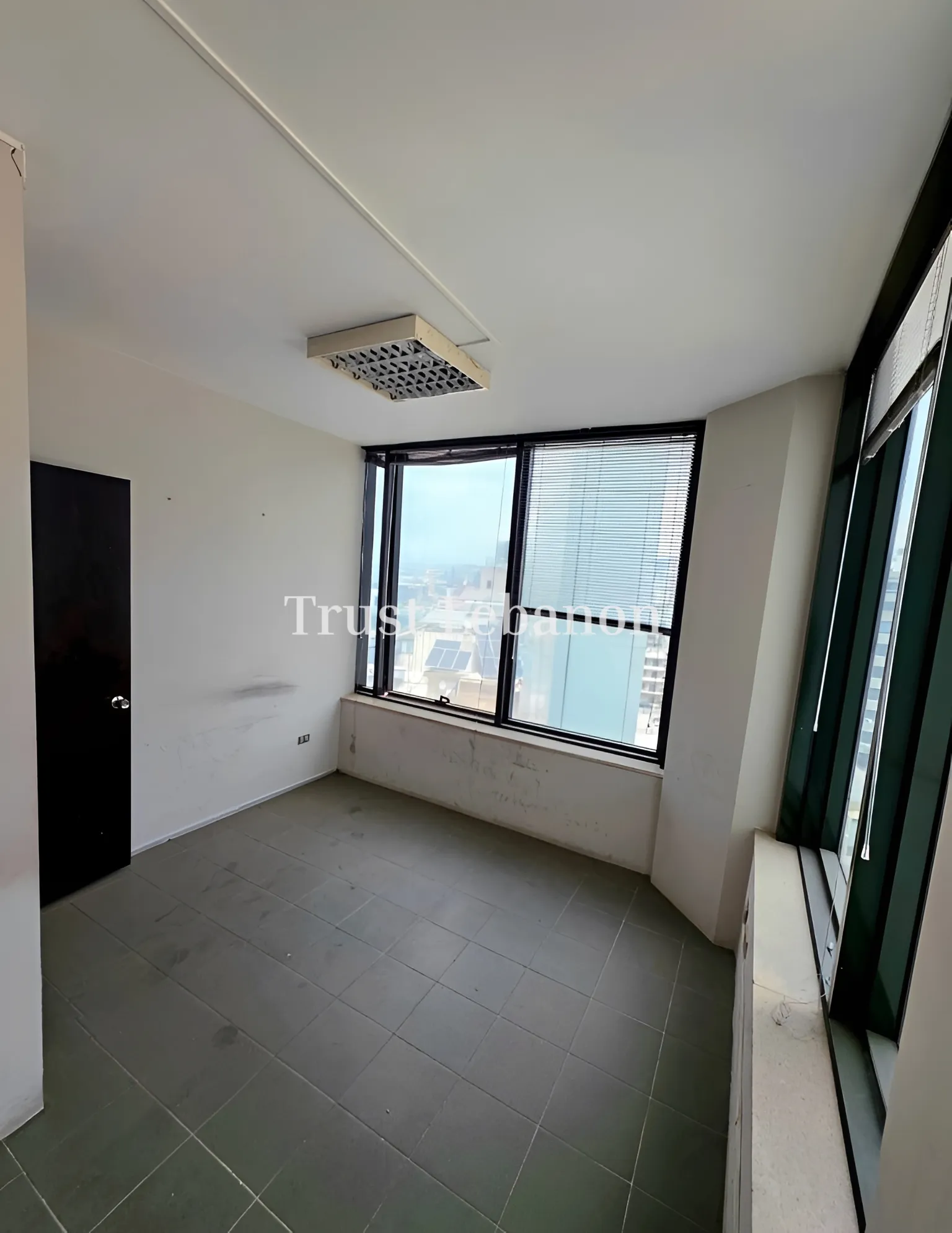Office for rent in Jdeideh, Lebanon