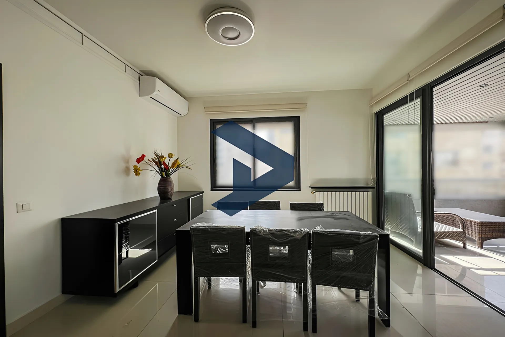 Apartment for rent in Caree d'or, Achrafieh, Lebanon - 2 bed, 4 bath