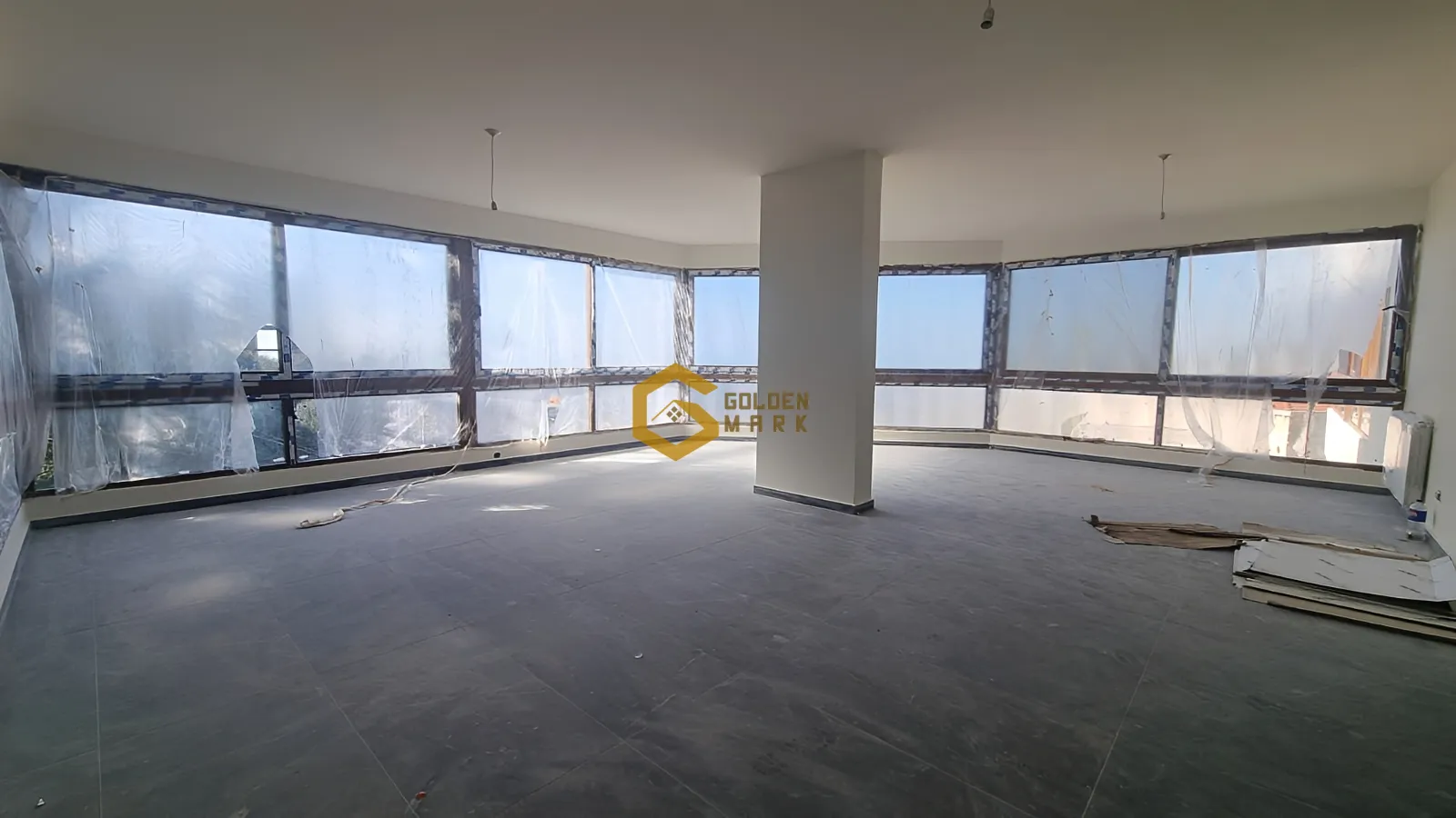 Apartment for Sale in Qornet El Hamra - 3 bed, 4 bath