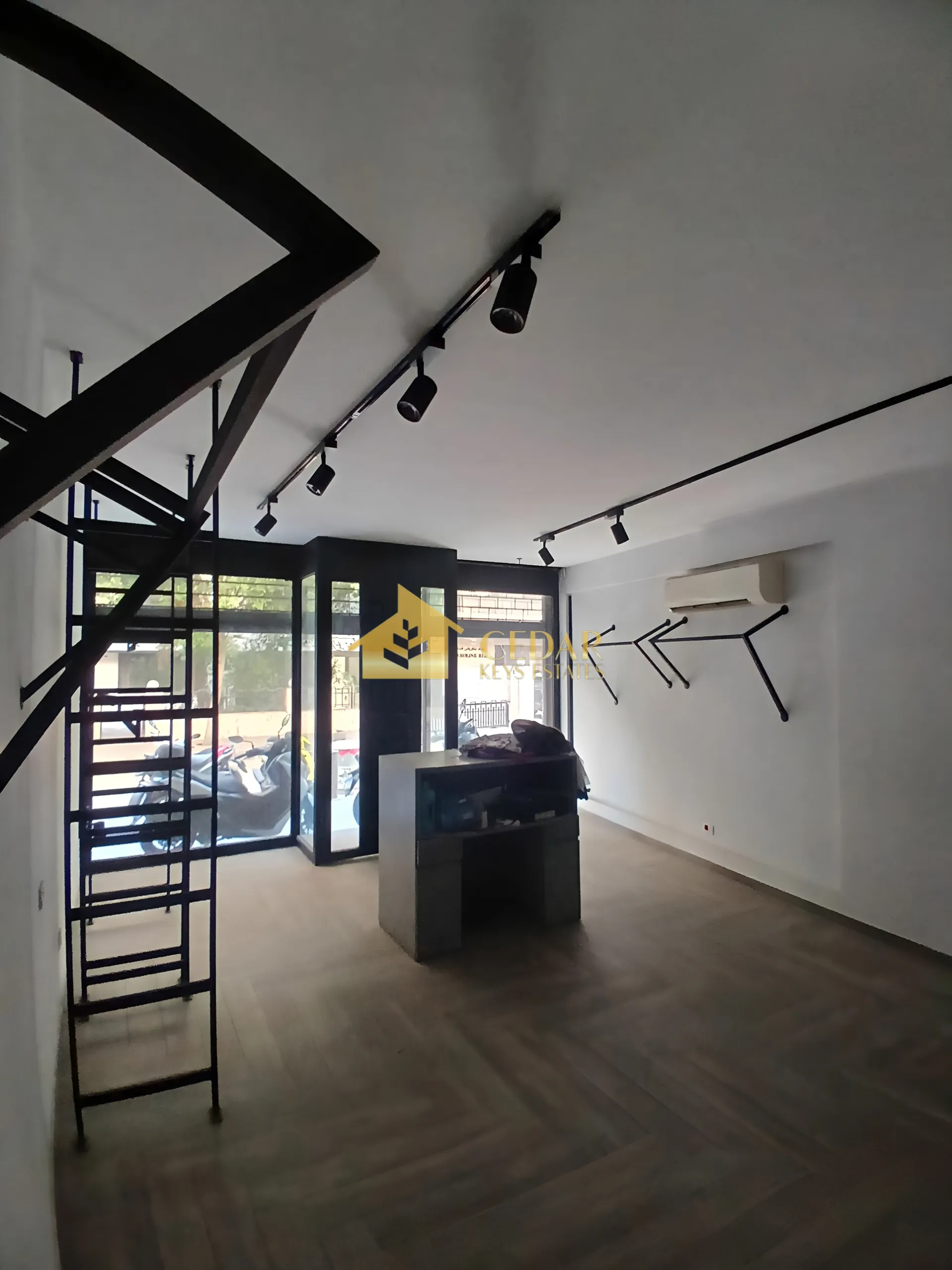 Commercial Commercial for sale in Mazraa, Bayrut, Lebanon