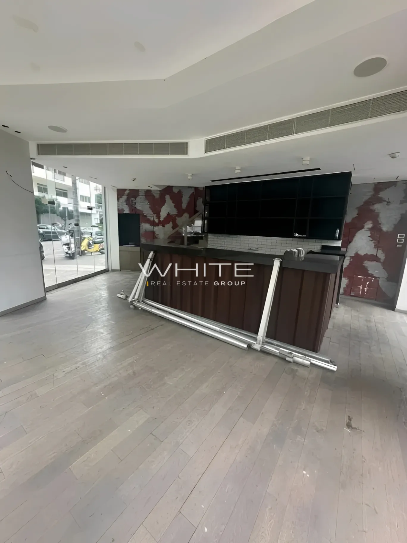Shop For Rent in Verdun