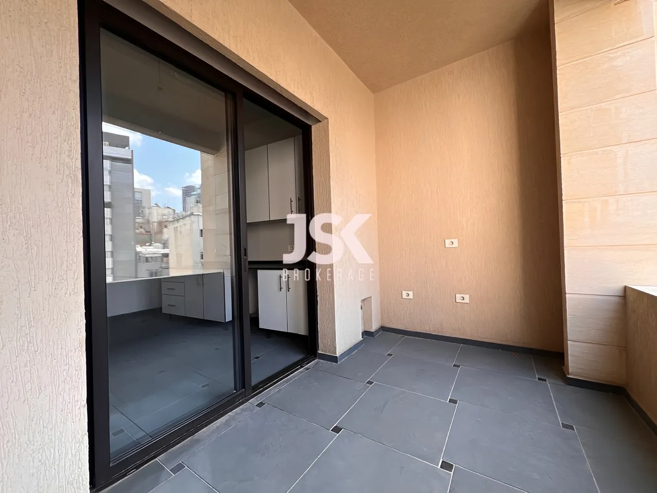 Apartment for Sale in Sioufi