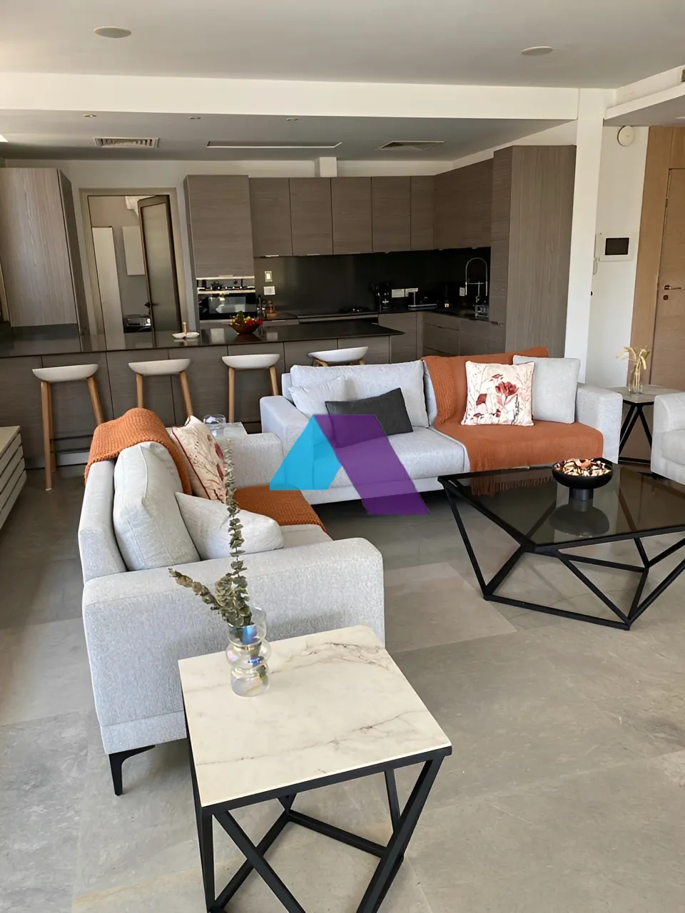 Apartment for rent in Hamra - 3 bed, 4 bath