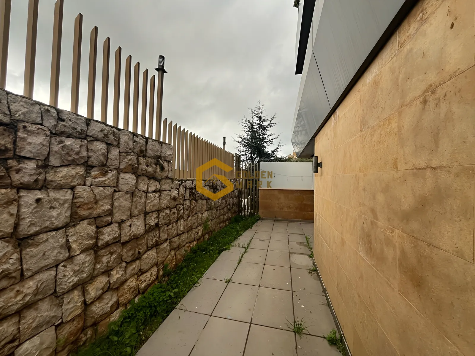 Apartment for Sale in Ballouneh