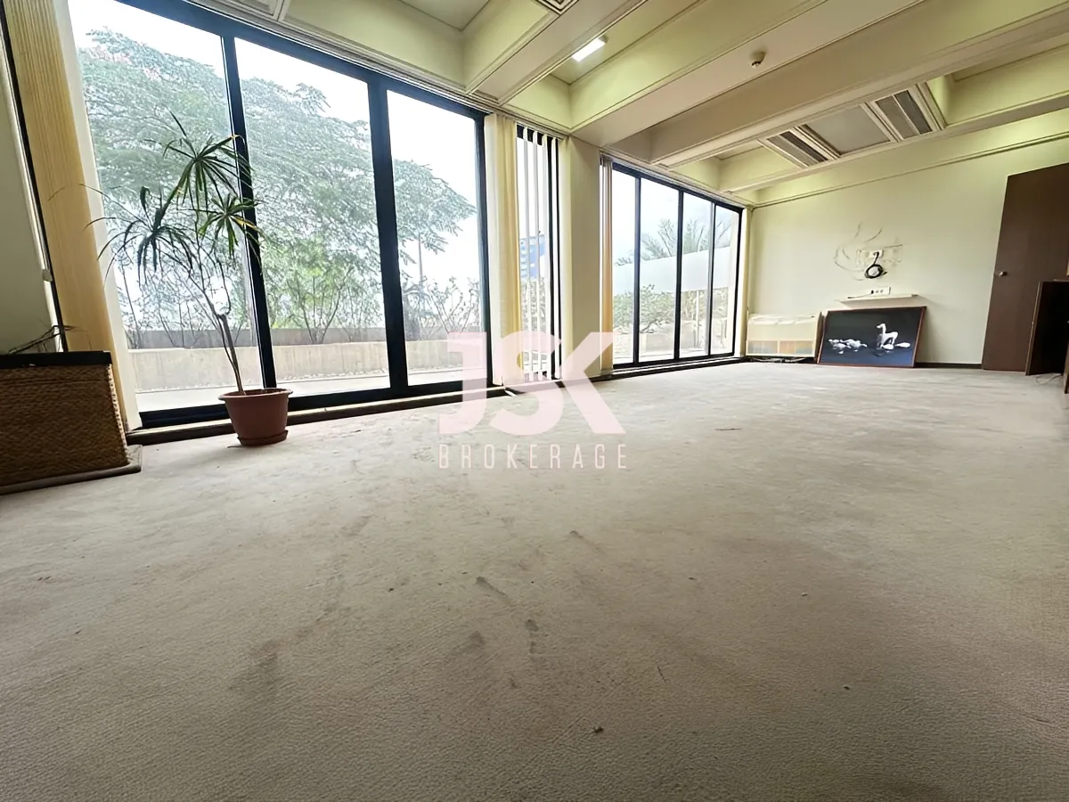 Office for rent in Daoura