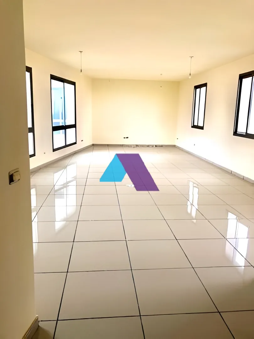 Office for Sale in Beit El Kiko
