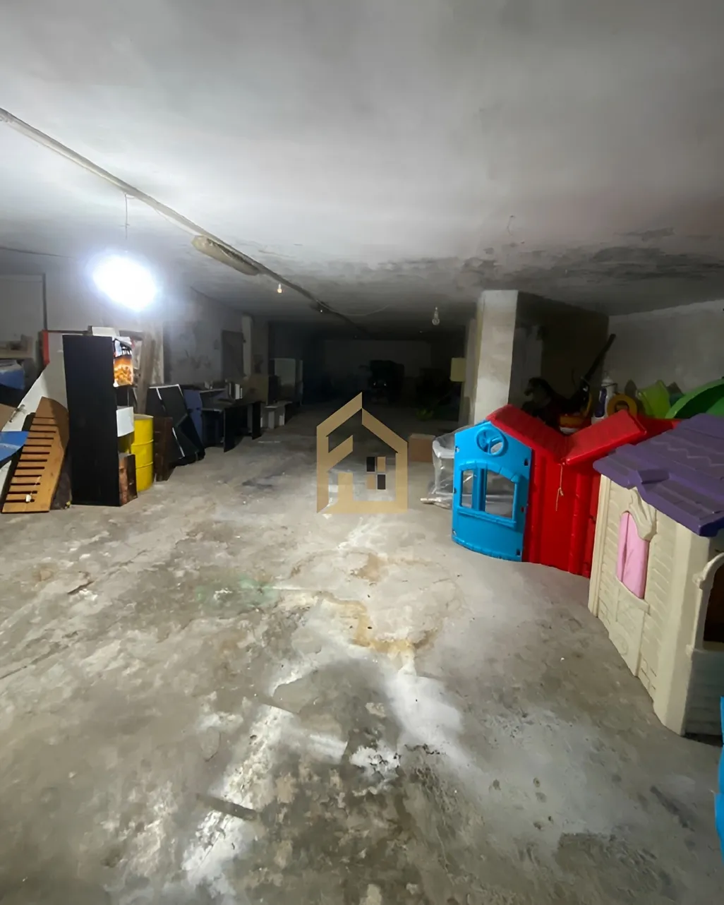 Warehouse for rent in Ballouneh, Lebanon