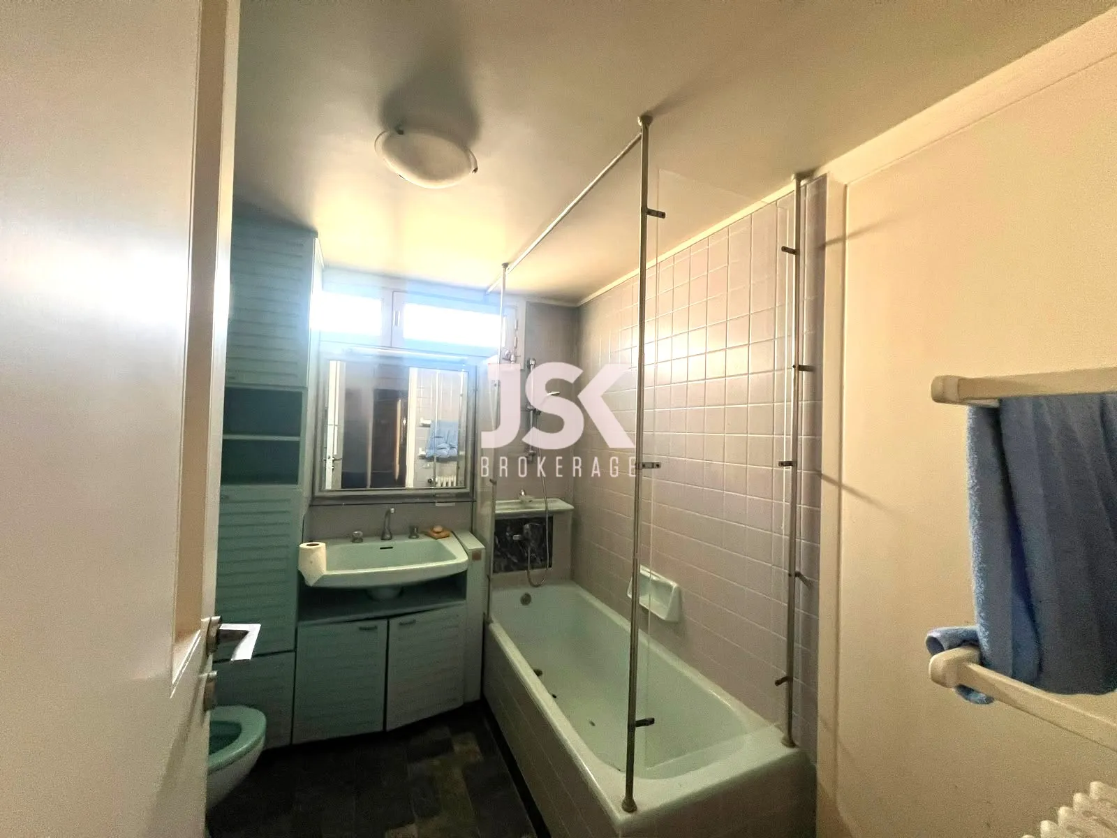 Apartment for Sale in Forn El Chebbak