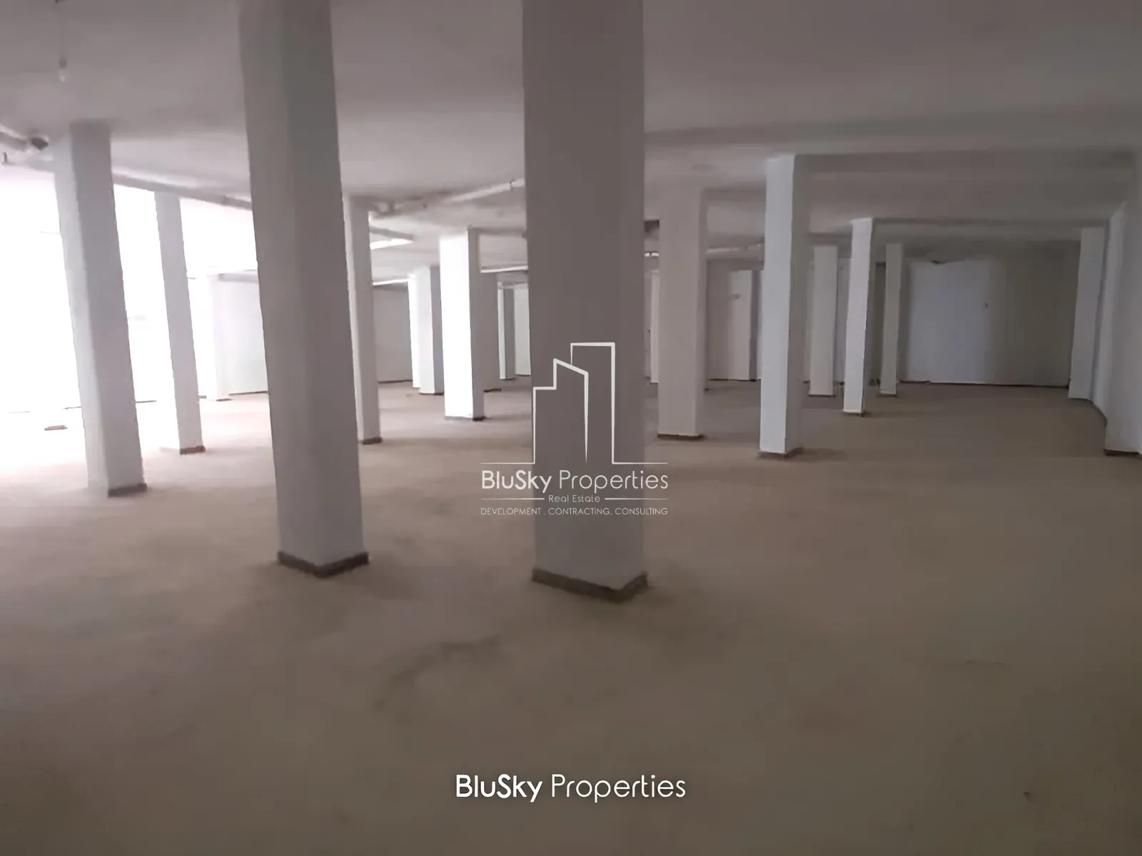 Warehouse for sale in Awkar
