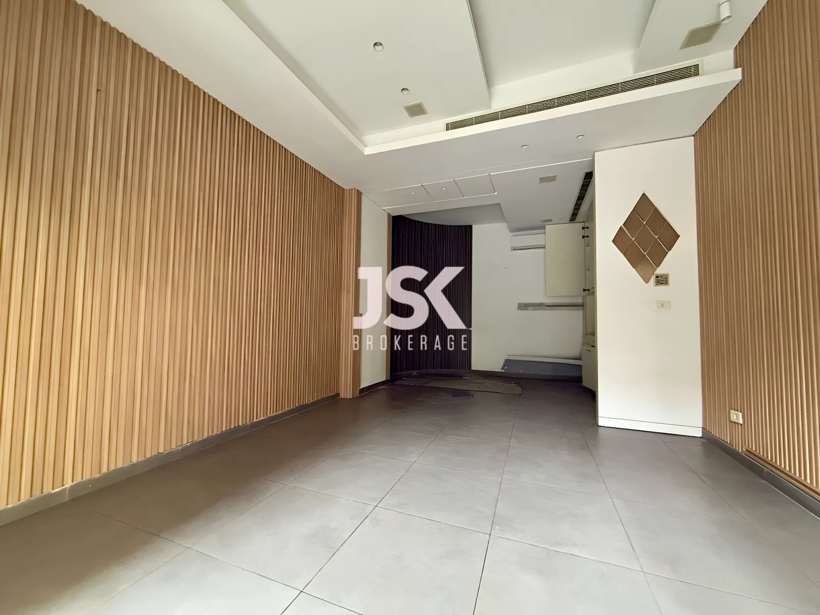 Shop for Rent in Achrafieh