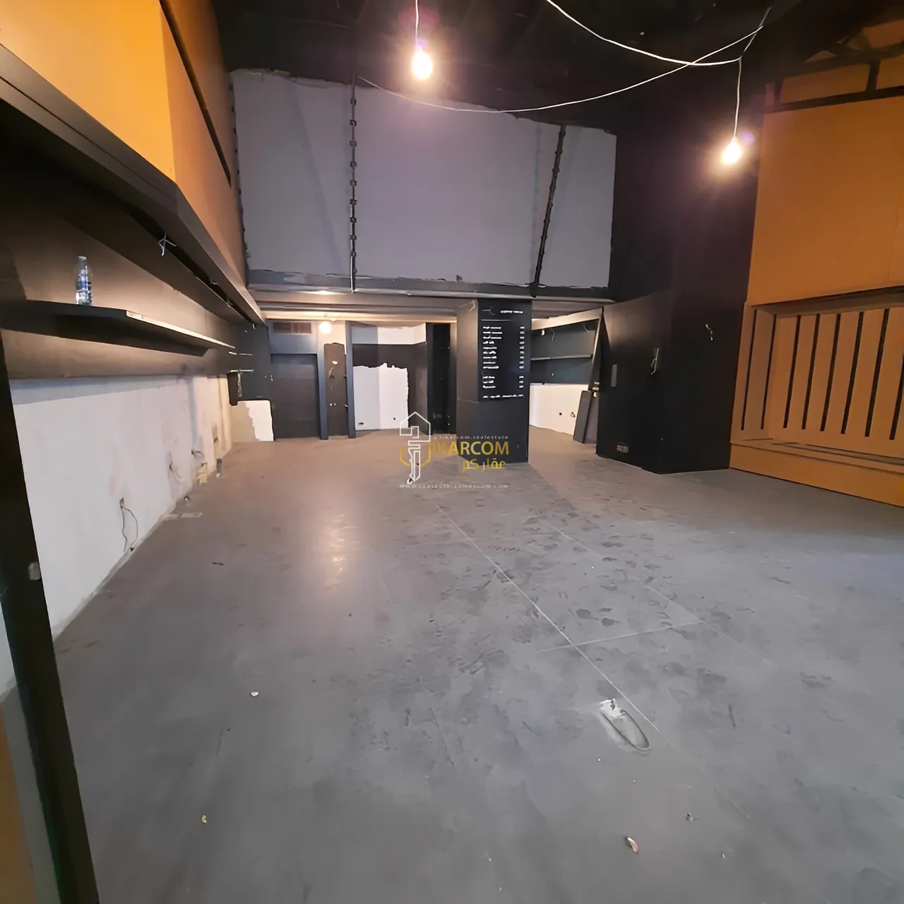 Shop For Rent in Hamra