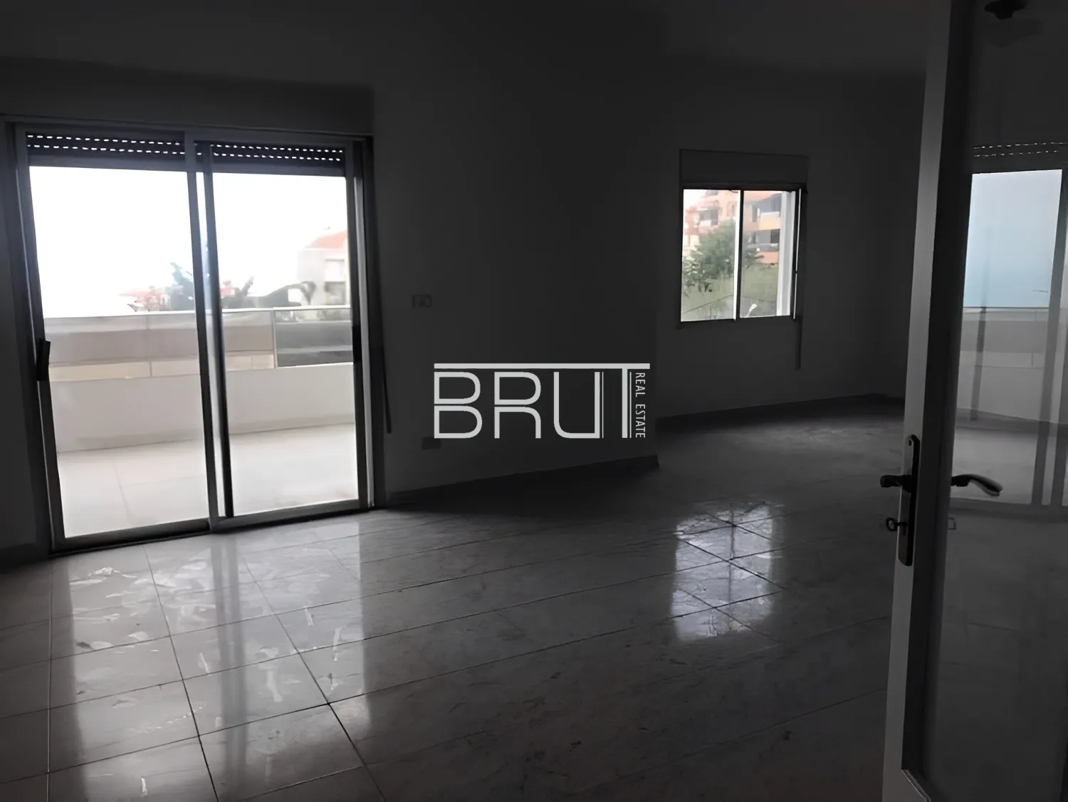 Apartment for Sale in Ballouneh
