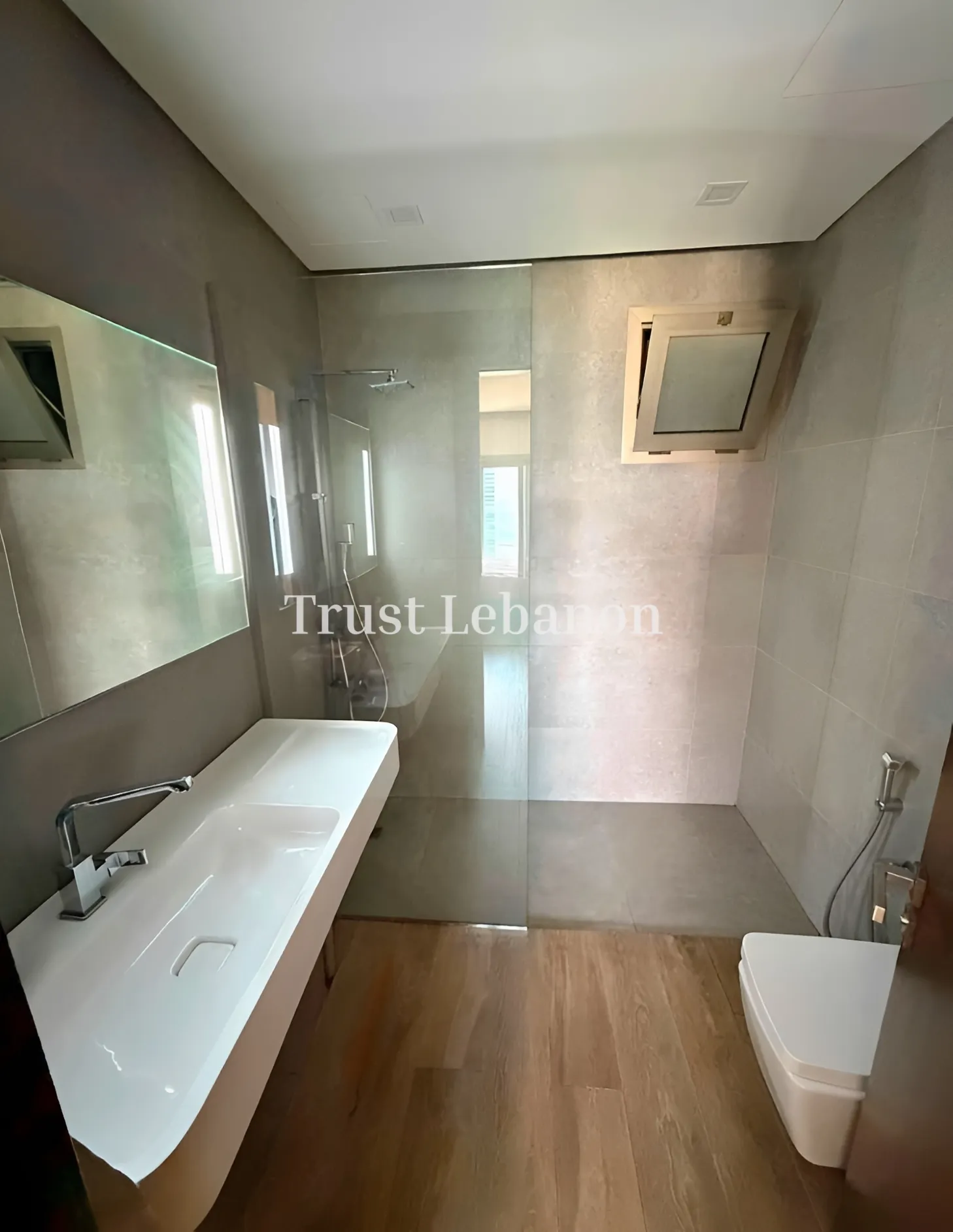 Apartment for rent in Spears, Bayrut, Lebanon