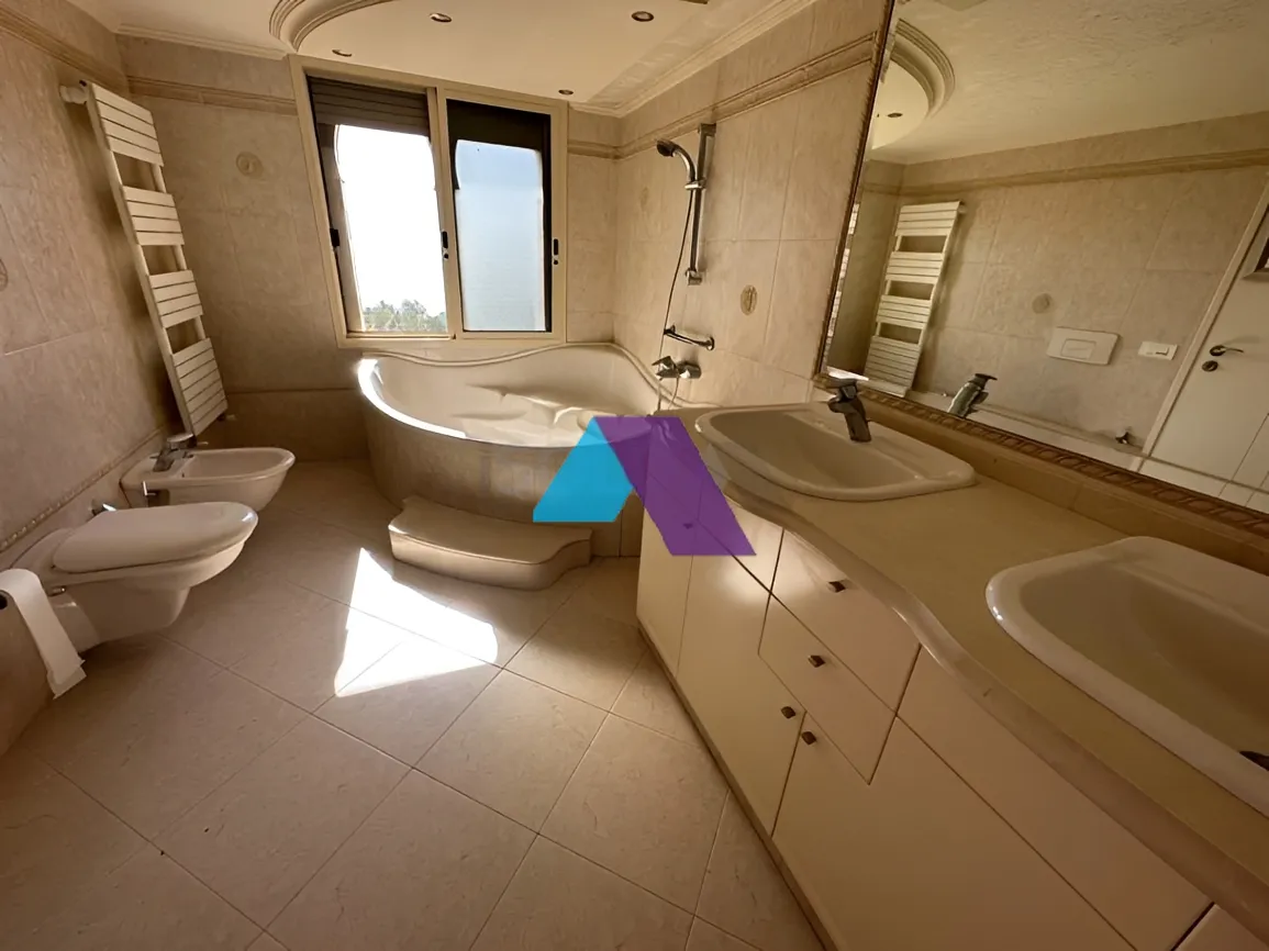 Villa for sale in Kfour