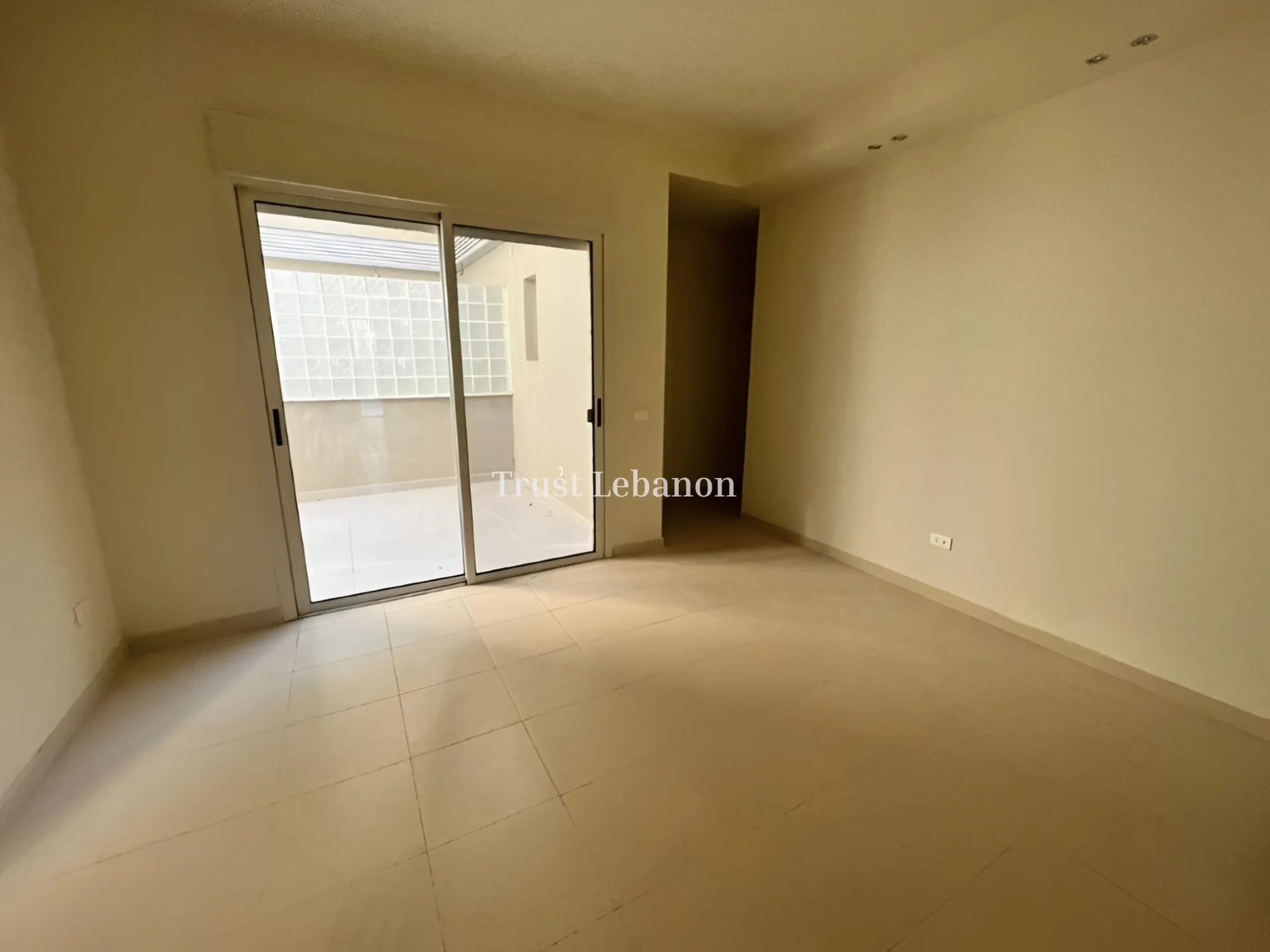 Apartment for sale in Qornet El Hamra, Lebanon