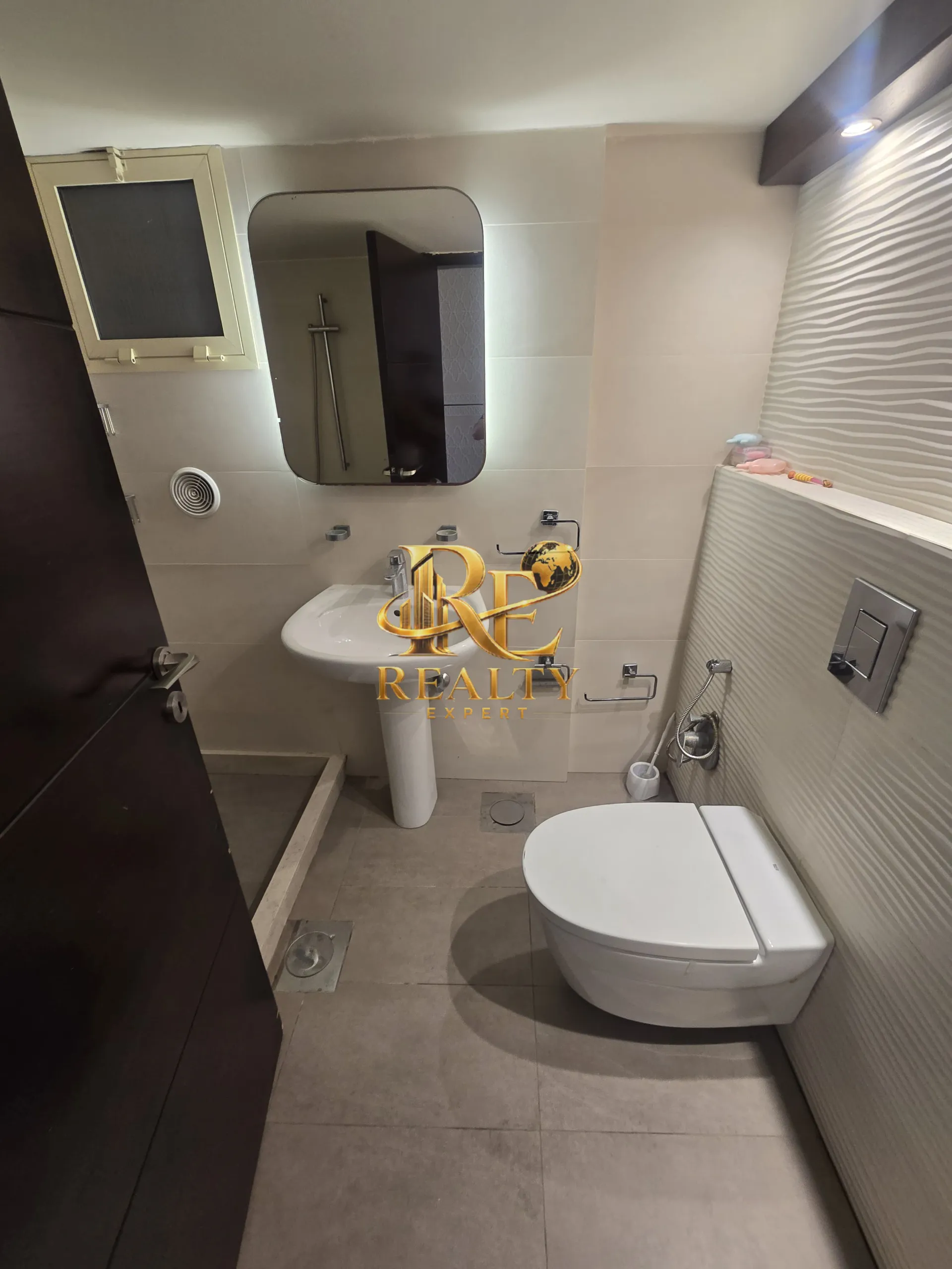 شقة for sale in حدث، لبنان
