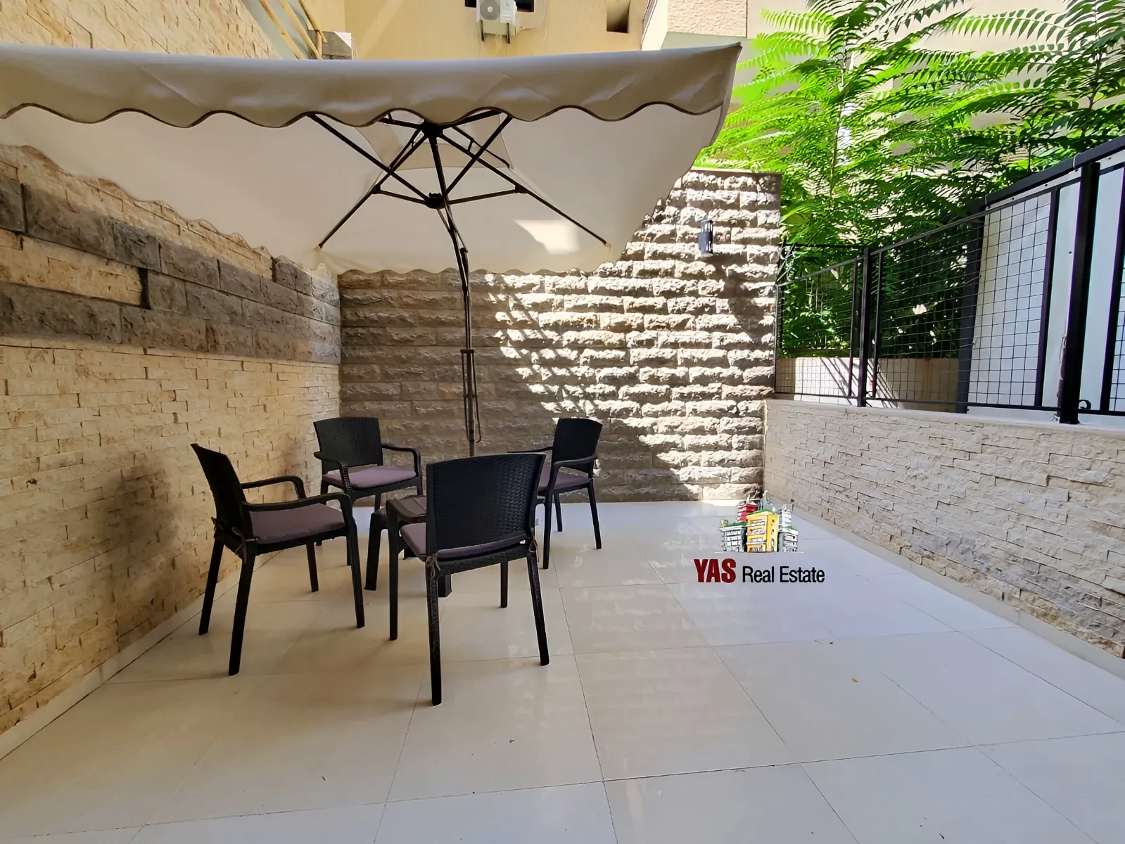 Apartment for Sale in Adonis - 4 bed, 2 bath
