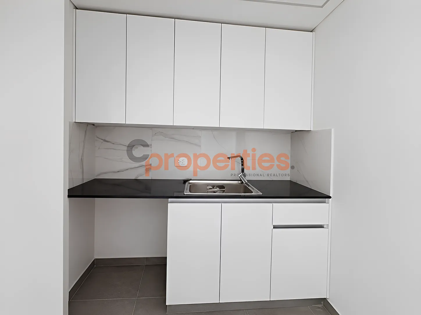 Office for rent in Dekwaneh, Lebanon