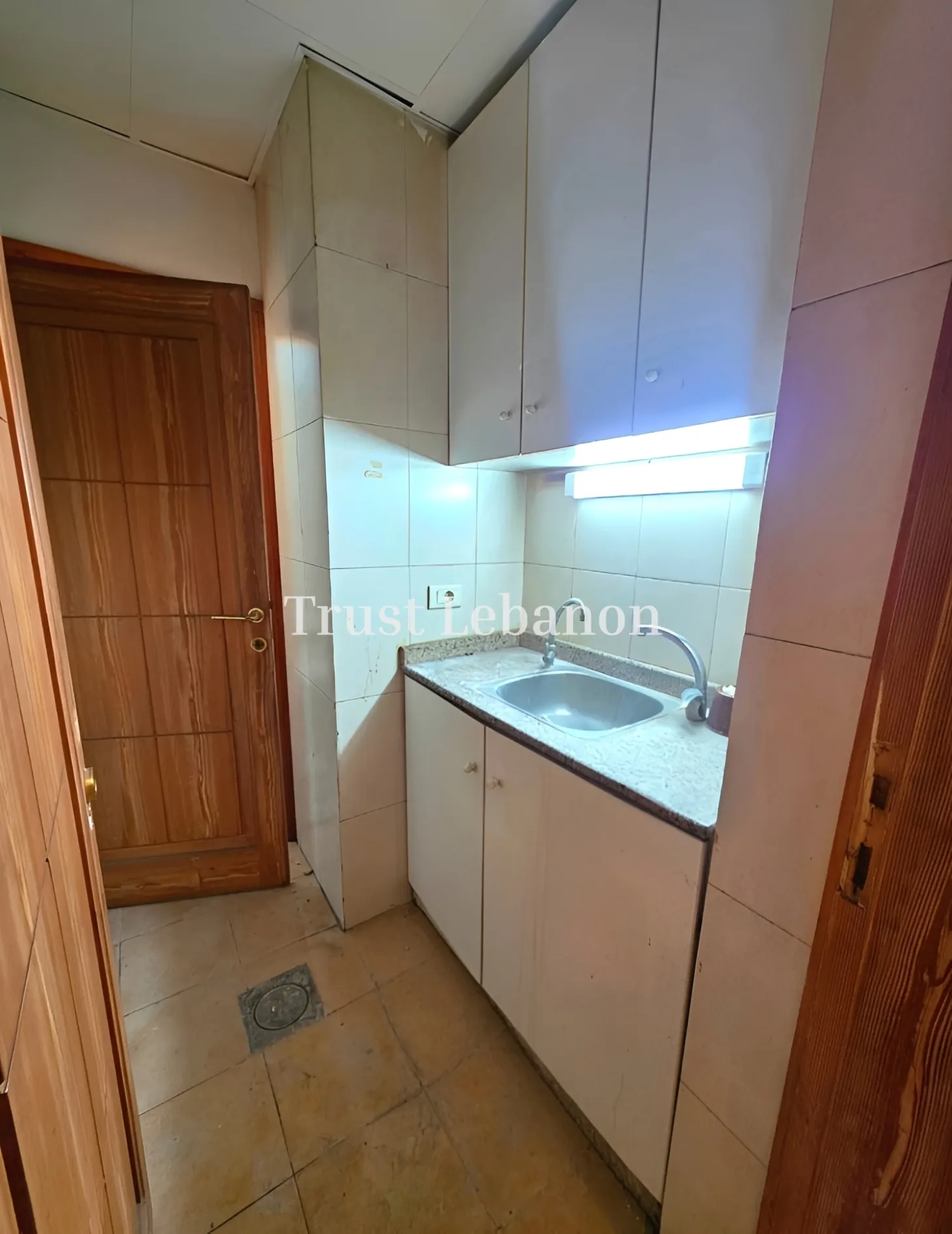 Shop for rent in Jdeideh, Lebanon