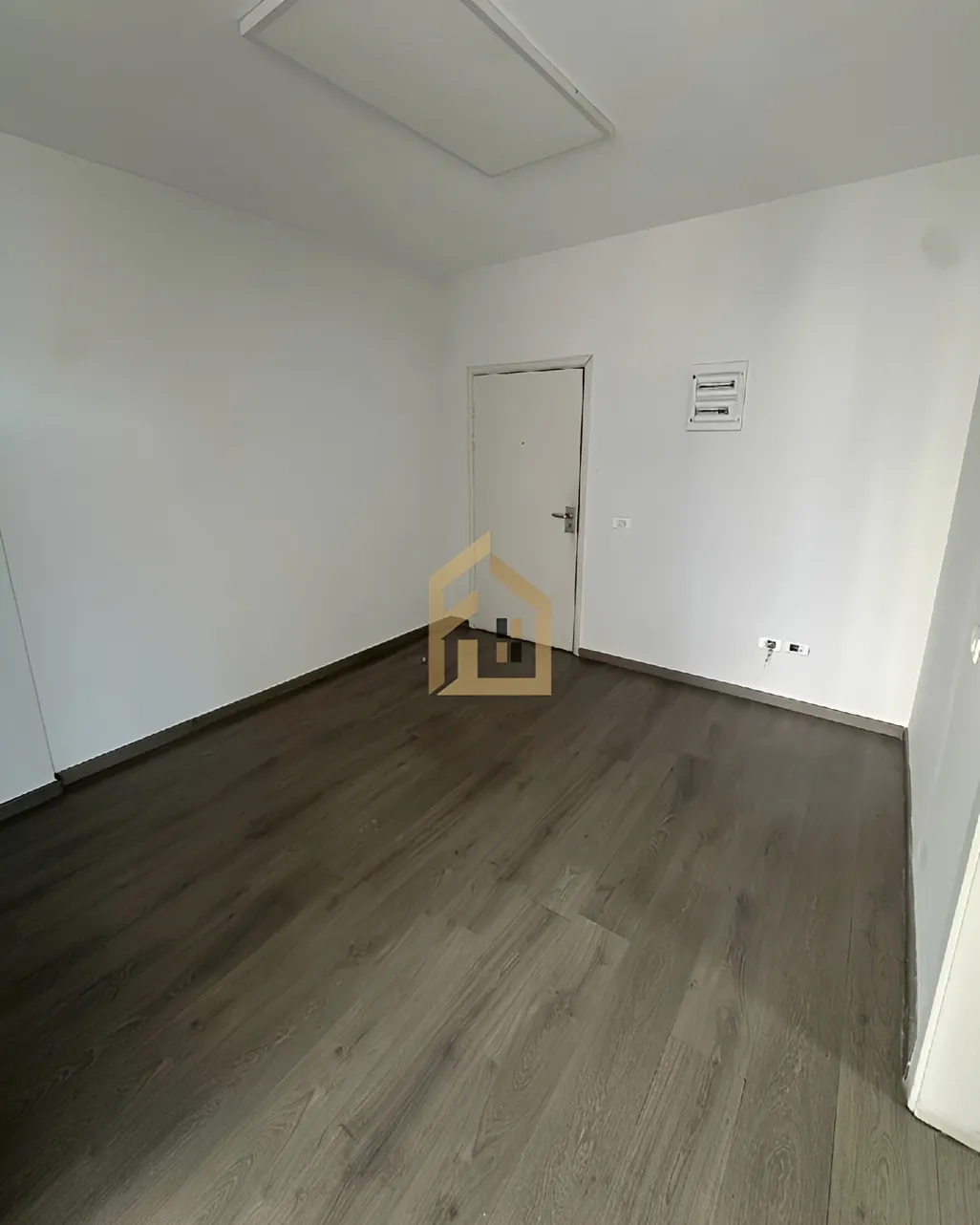 Office for rent in Ain El Mraiseh, Bayrut, Lebanon