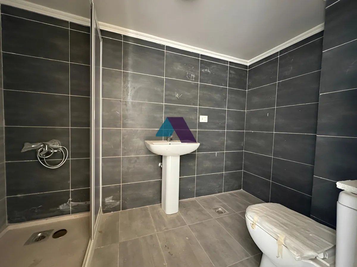Duplex for Sale in Bouar - 3 bed, 3 bath
