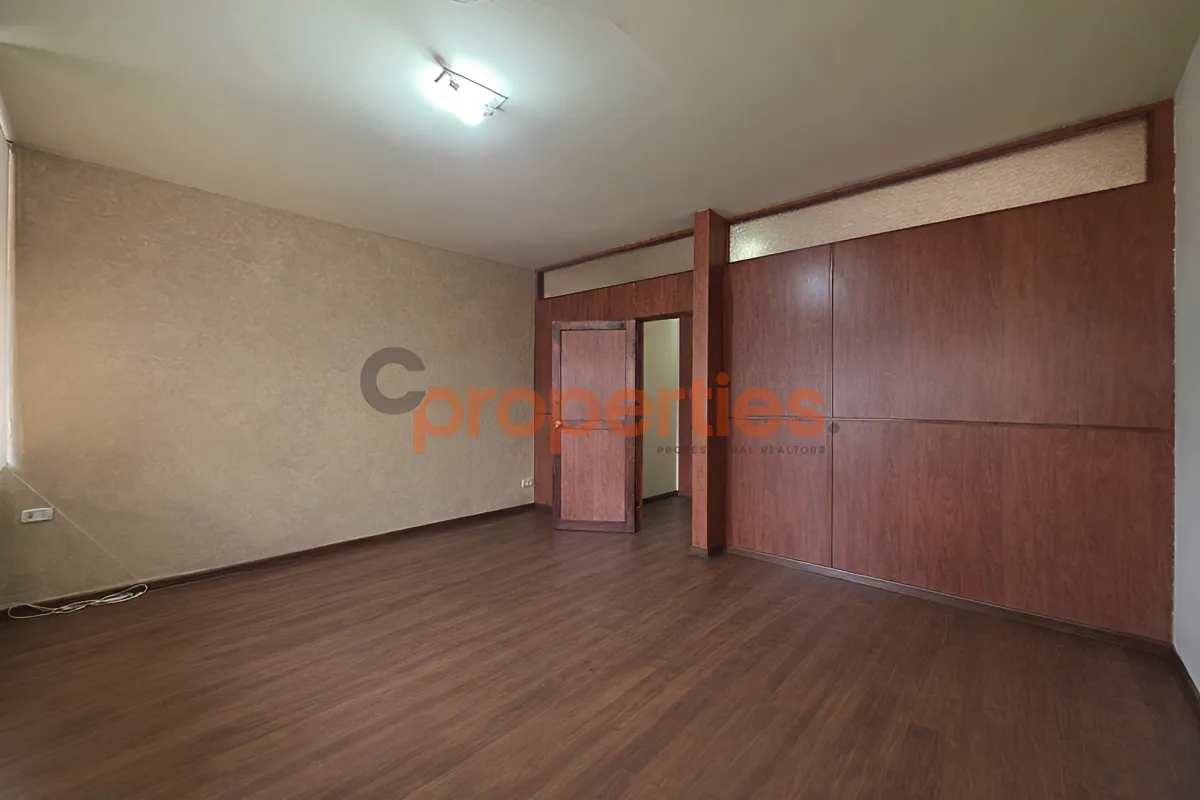 Office for rent in Baouchriyeh