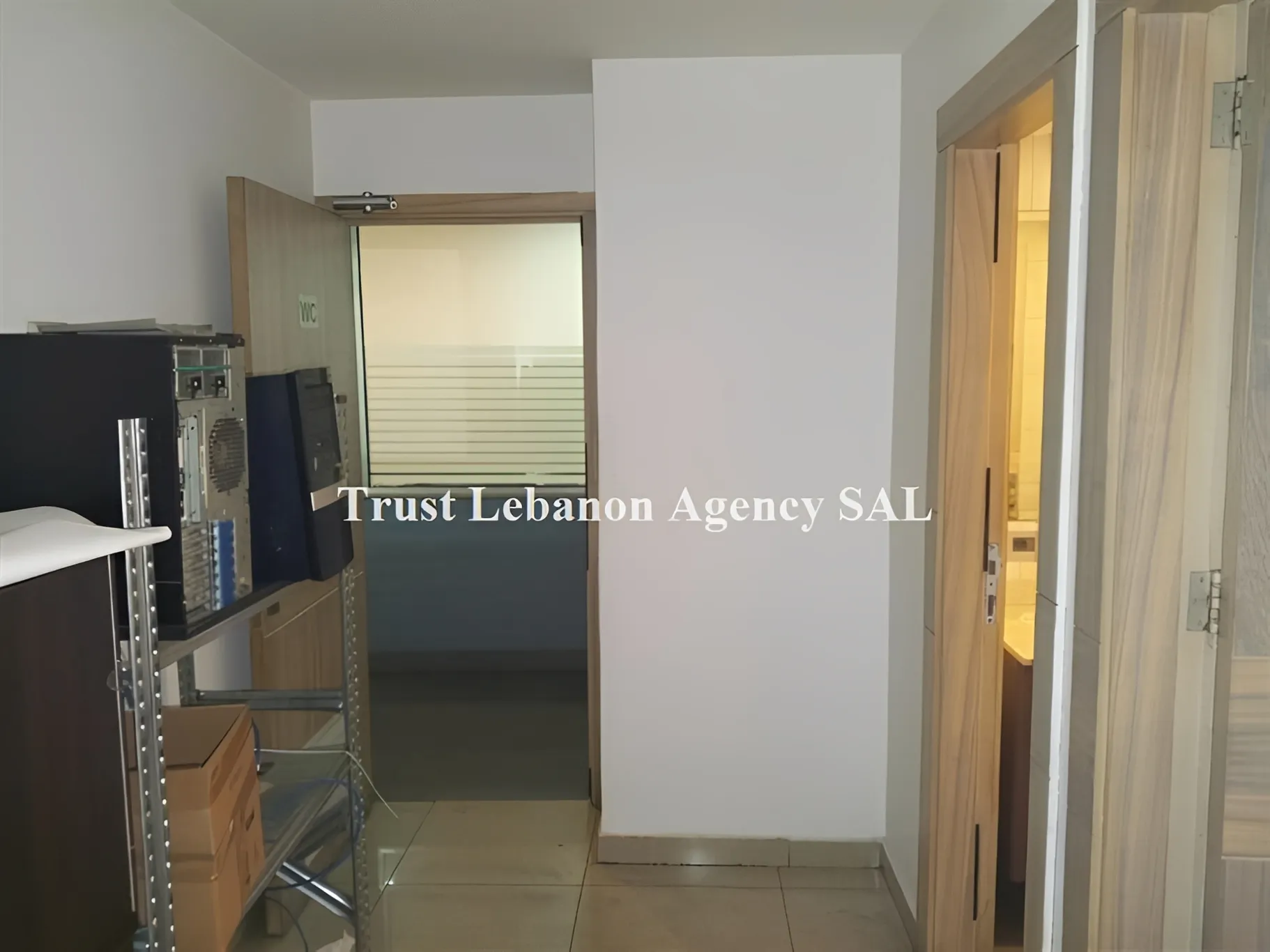 Office for rent in Beirut, Jnah