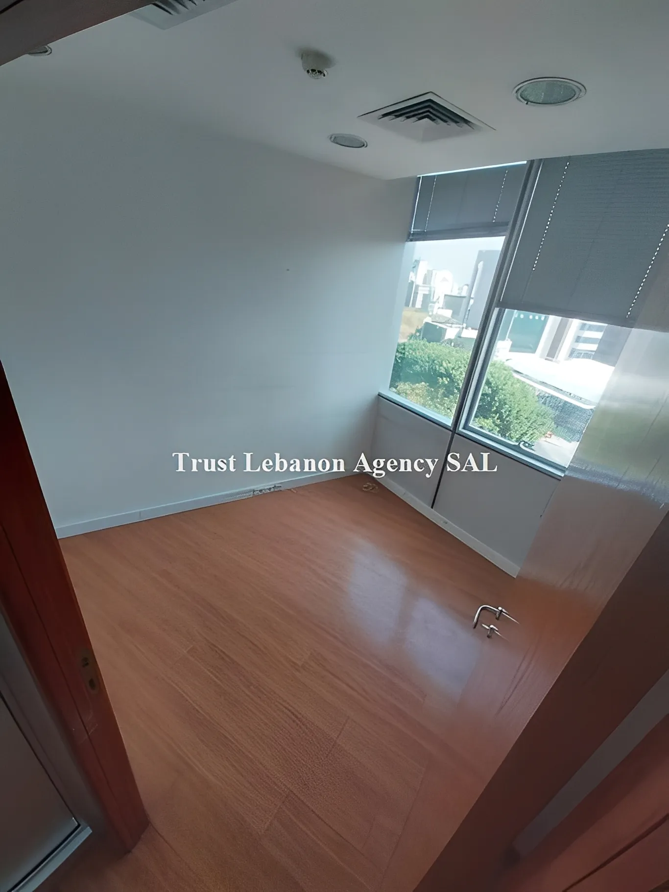Office for rent in Metn, Jisr El Bacha