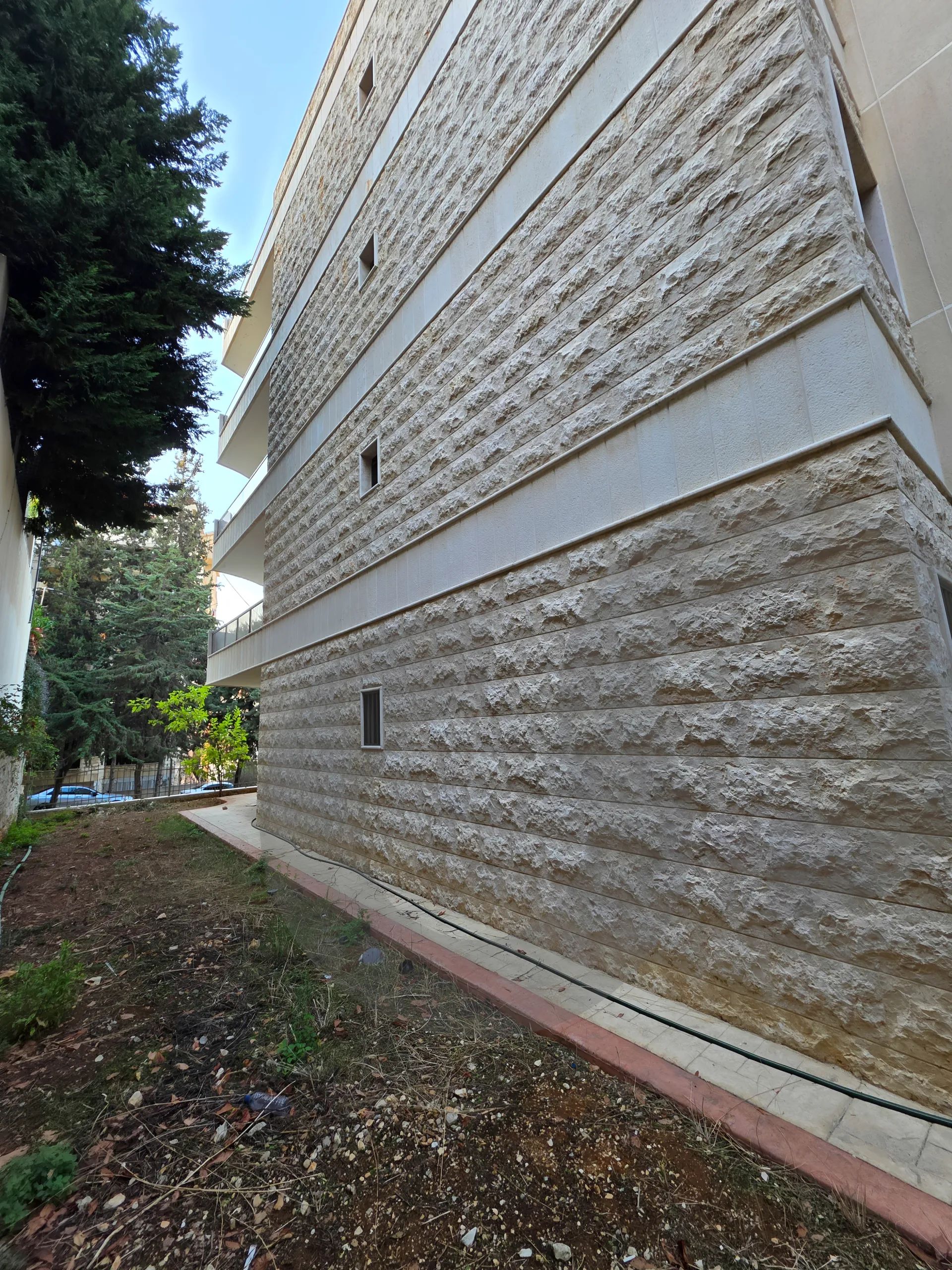 Building for Sale in Bchamoun