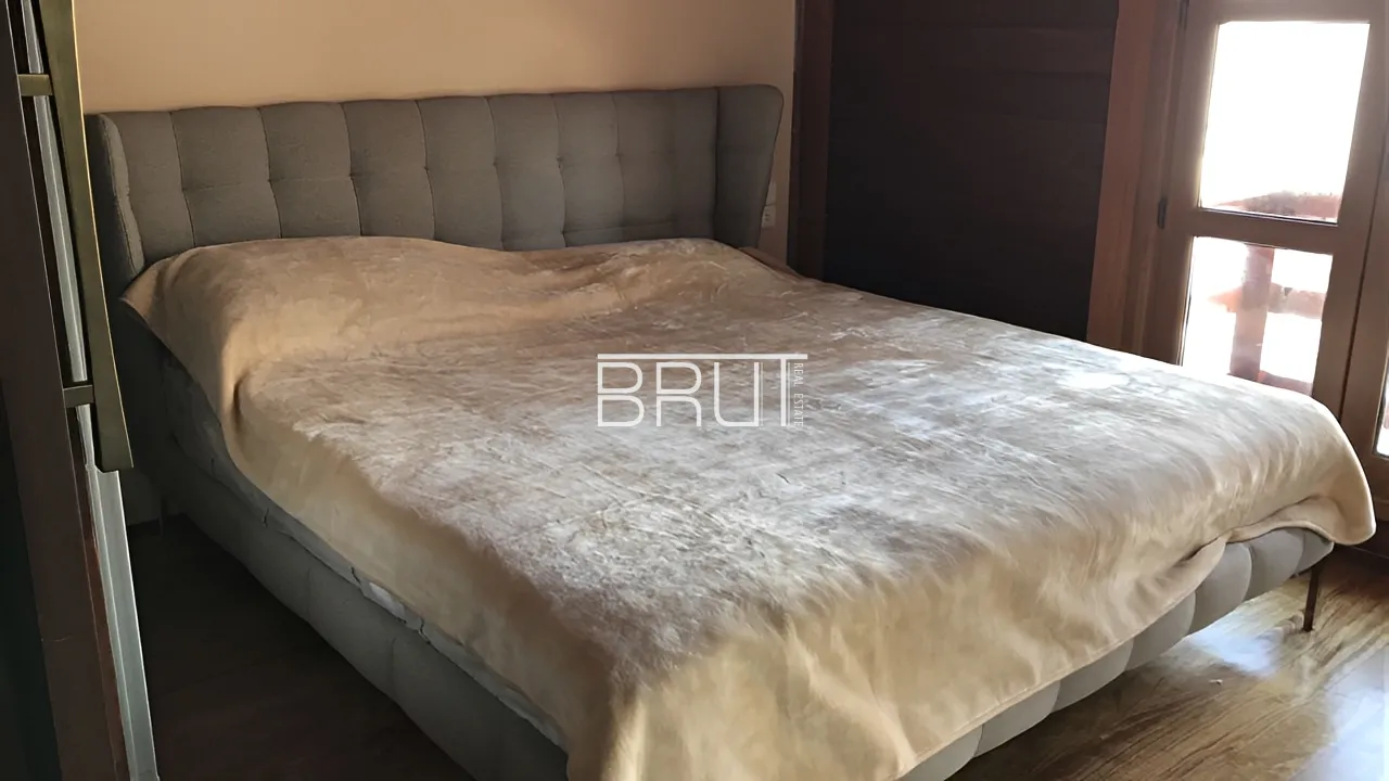 Chalet for Sale in Kfardebian