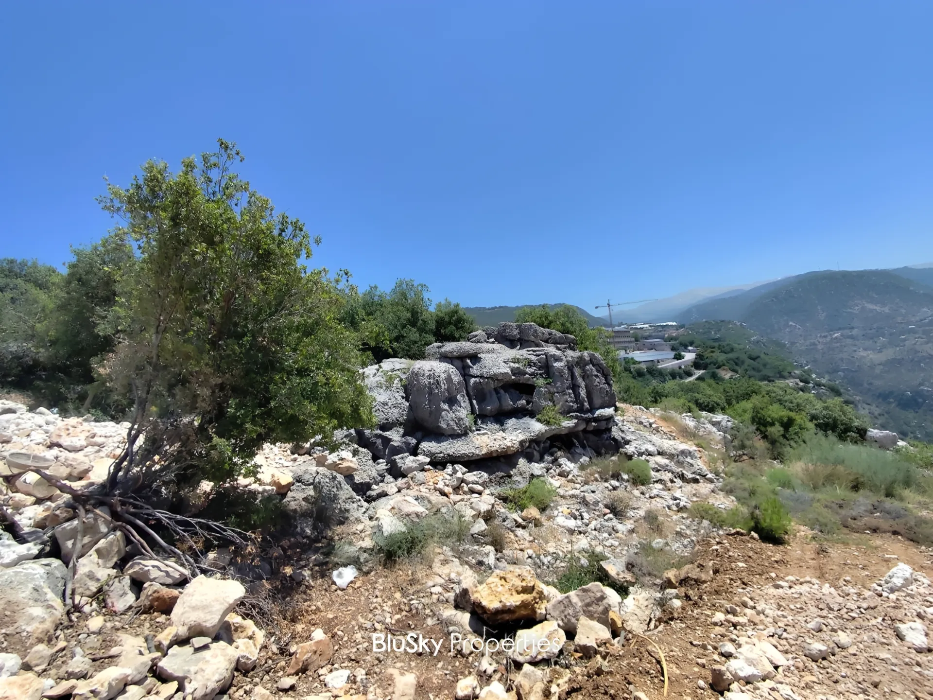 Land for sale in Ajaltoun, lebanon