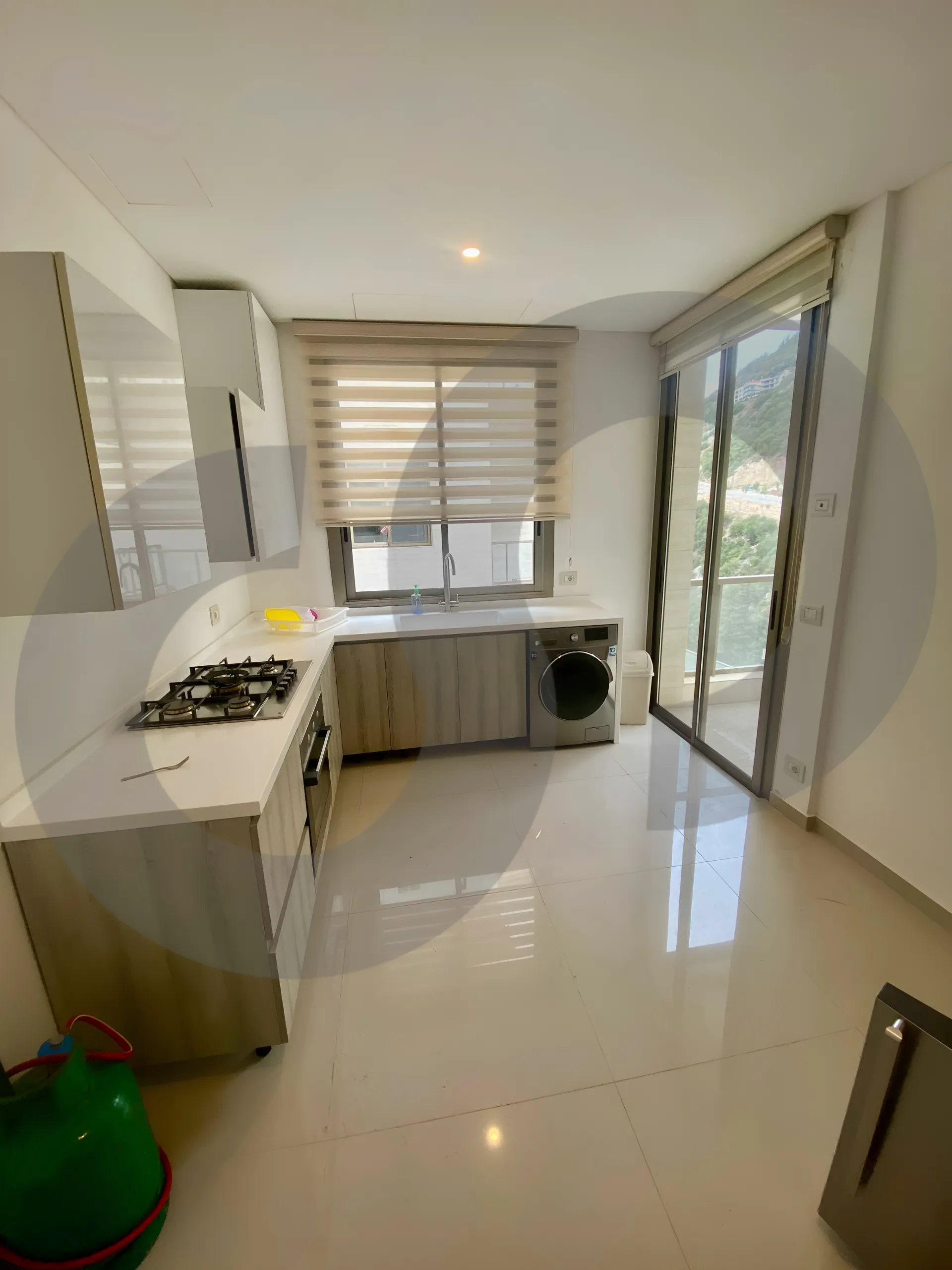 Apartment for Sale in Adma w Dafnah - 3 bed, 4 bath