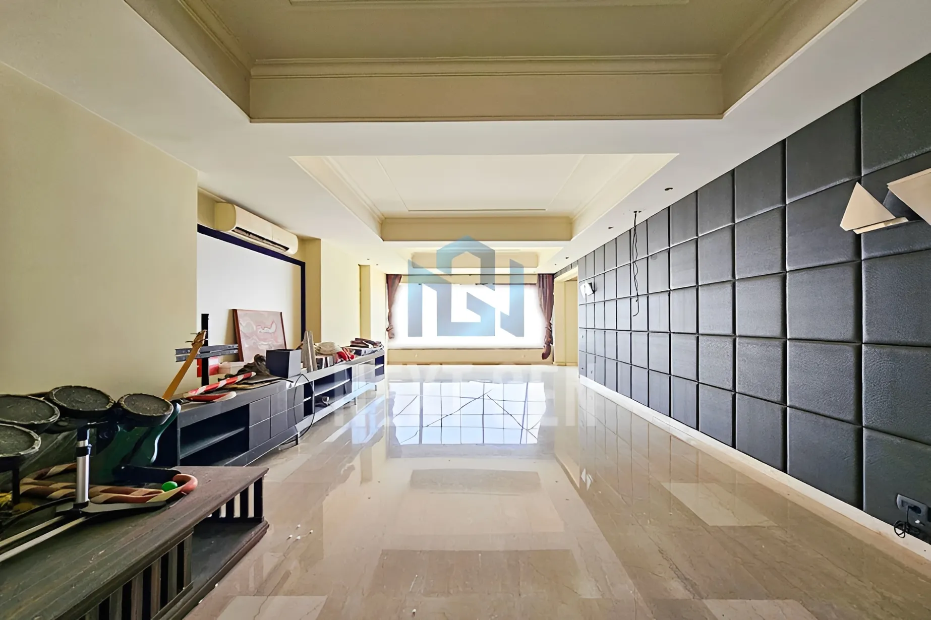 Apartment for rent in Achrafieh, Beirut, Lebanon - 4 bed, 6 bath