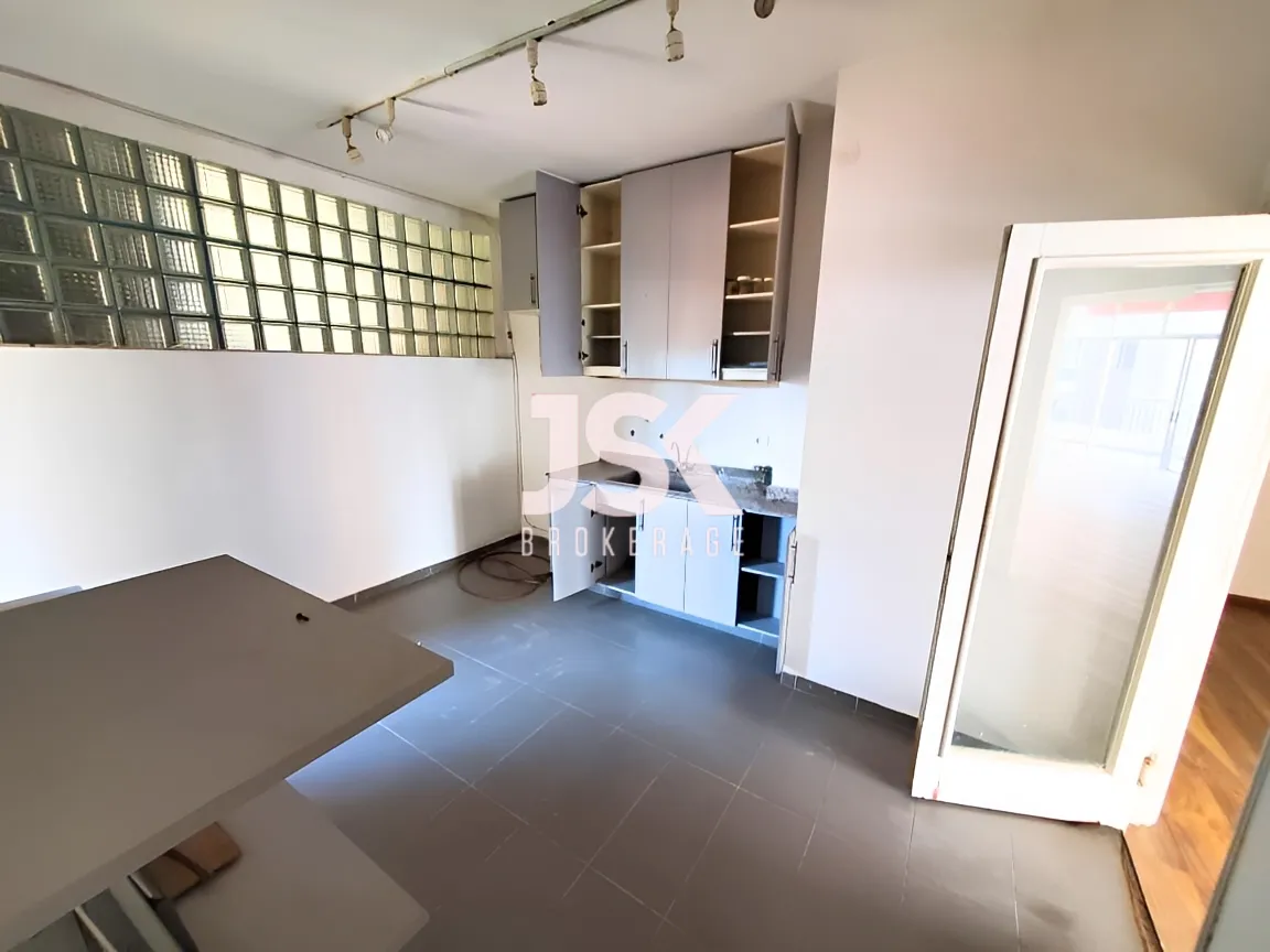 Office for rent in Clemenceau, Ras Beirut