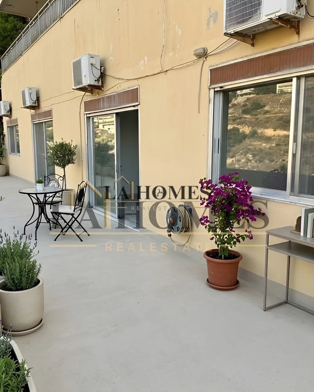 Office for rent in Hazmieh