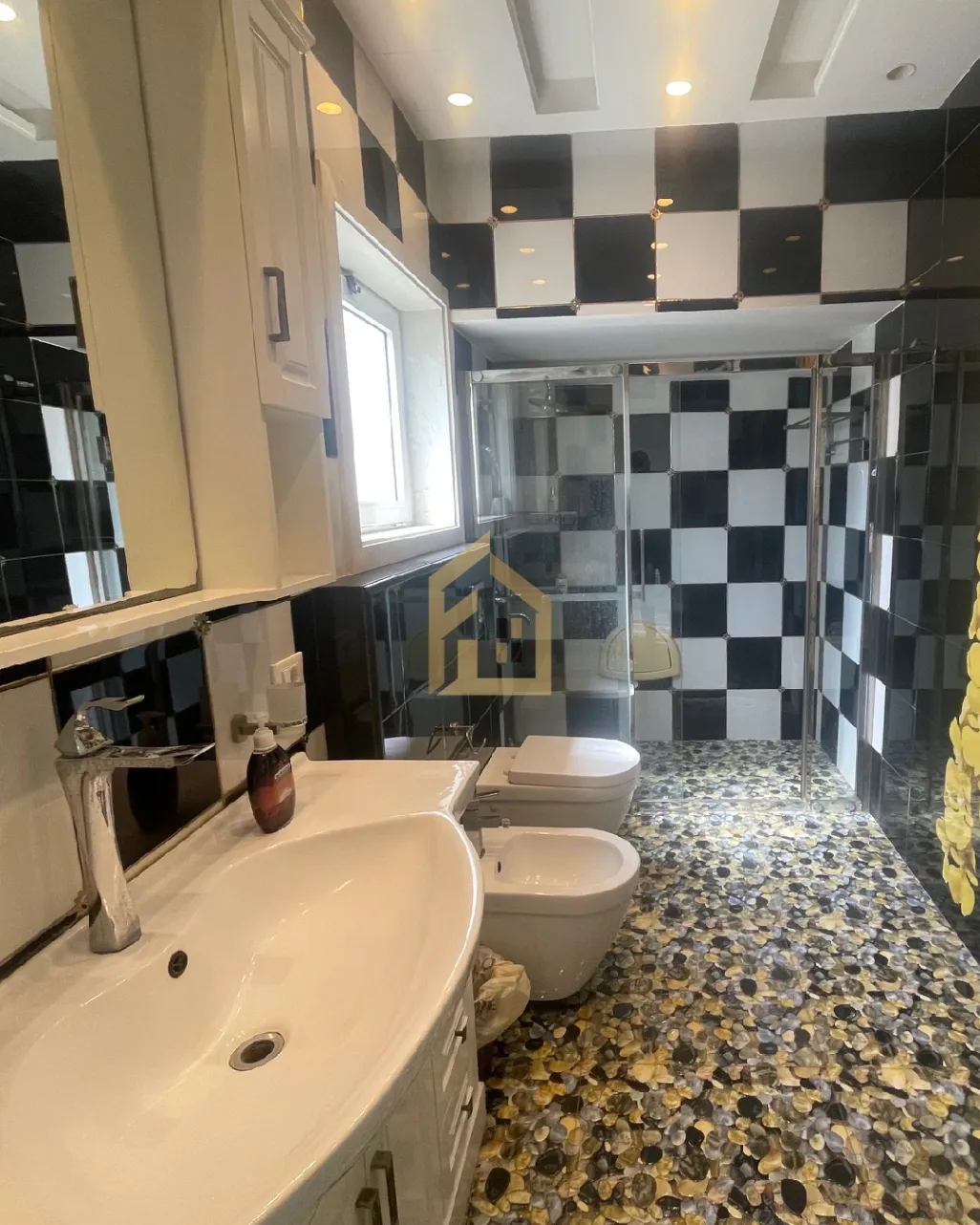 Apartment for rent in Kraytem, Beirut, Lebanon