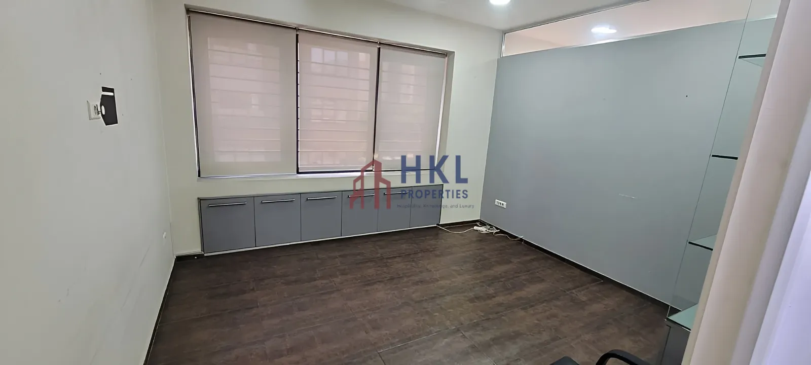 Office for rent in Sin El Fil