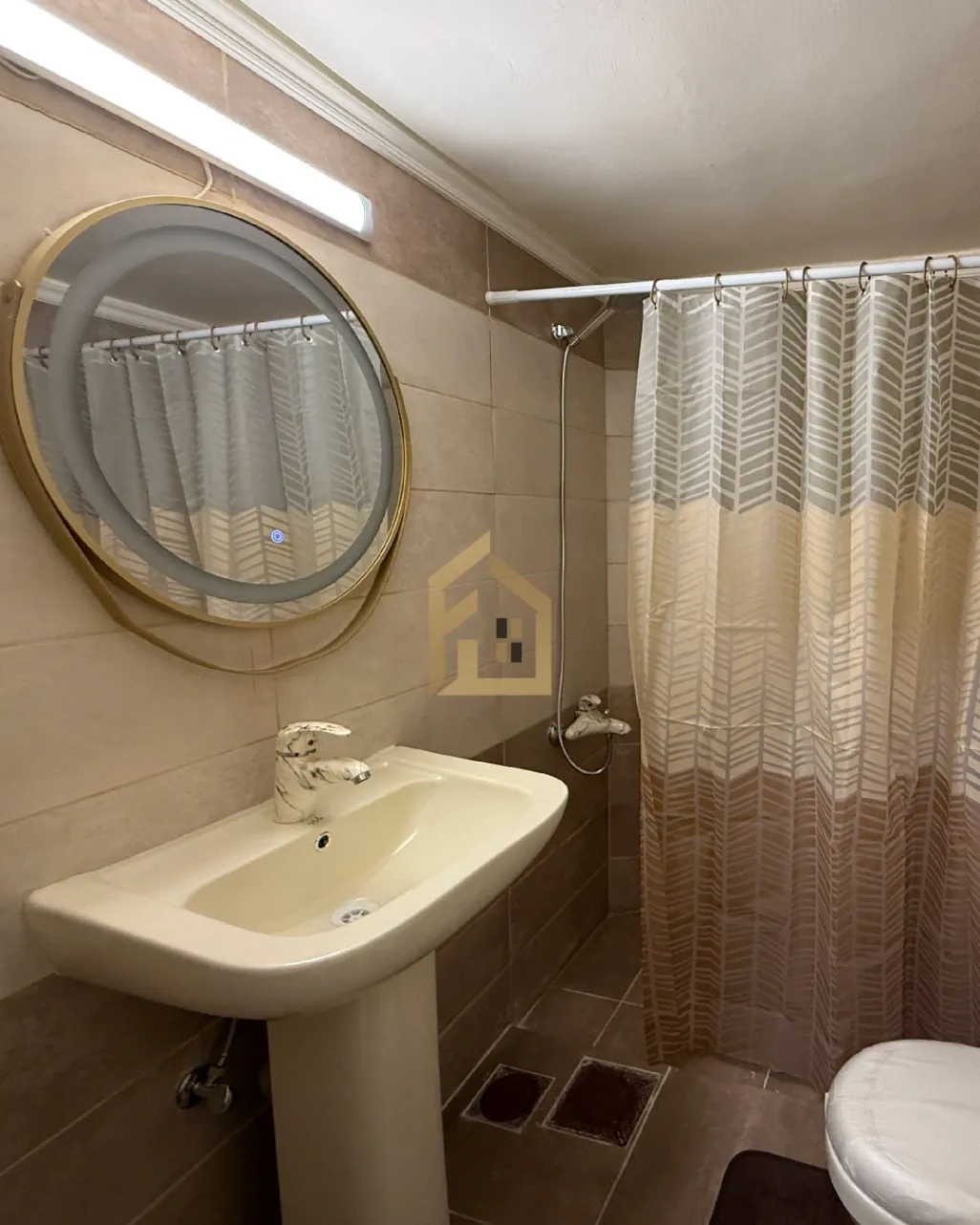 Apartment for rent in Ramlet El Baida, Bayrut, Lebanon