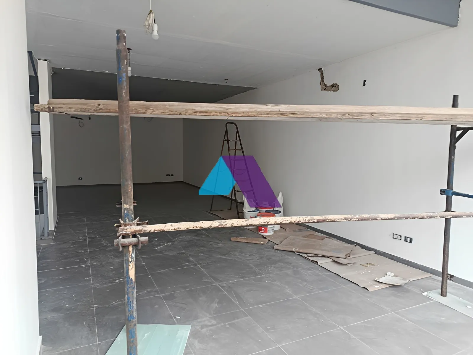 Office for rent in Dekwaneh