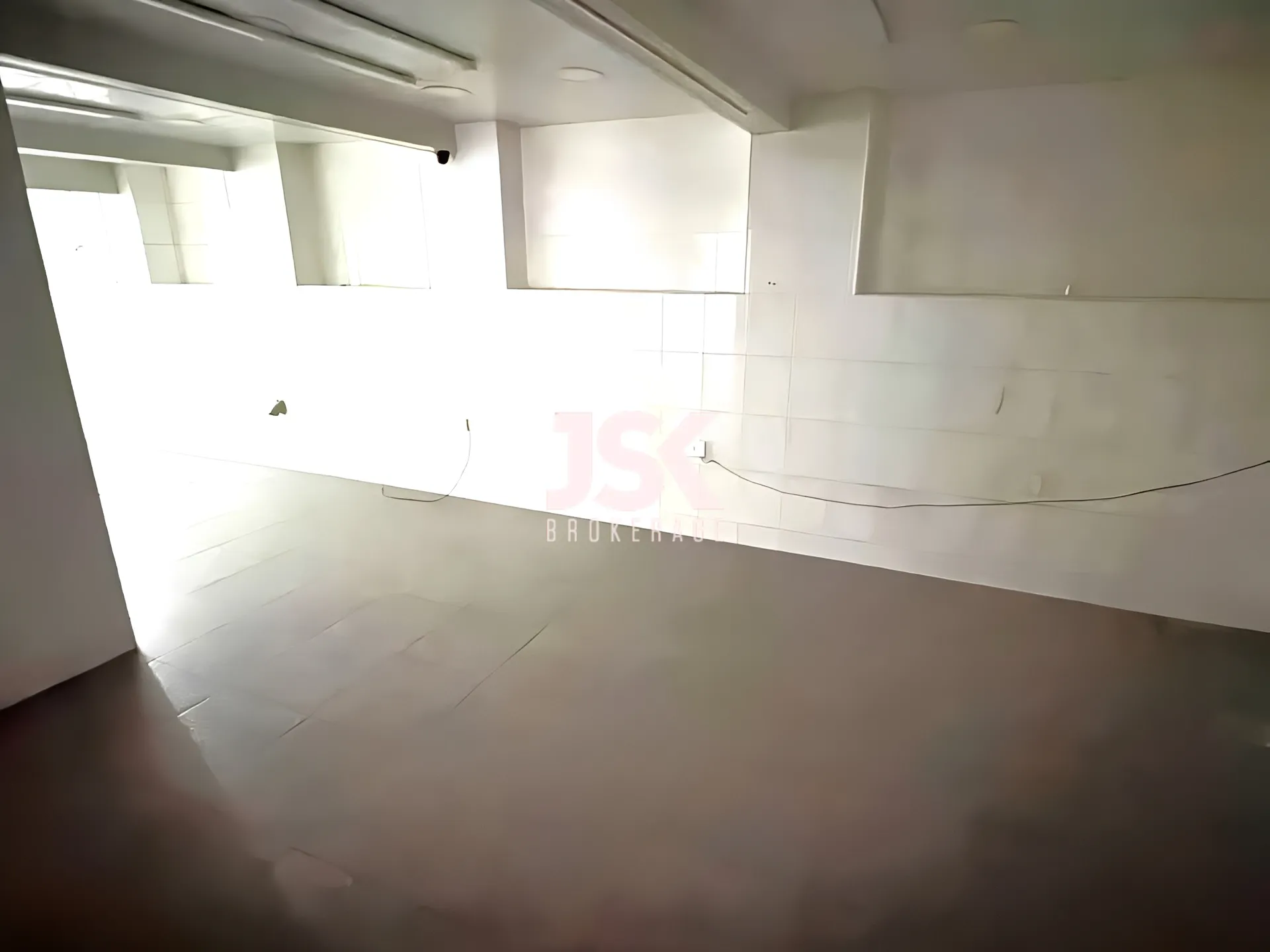 Office for Rent in Ras