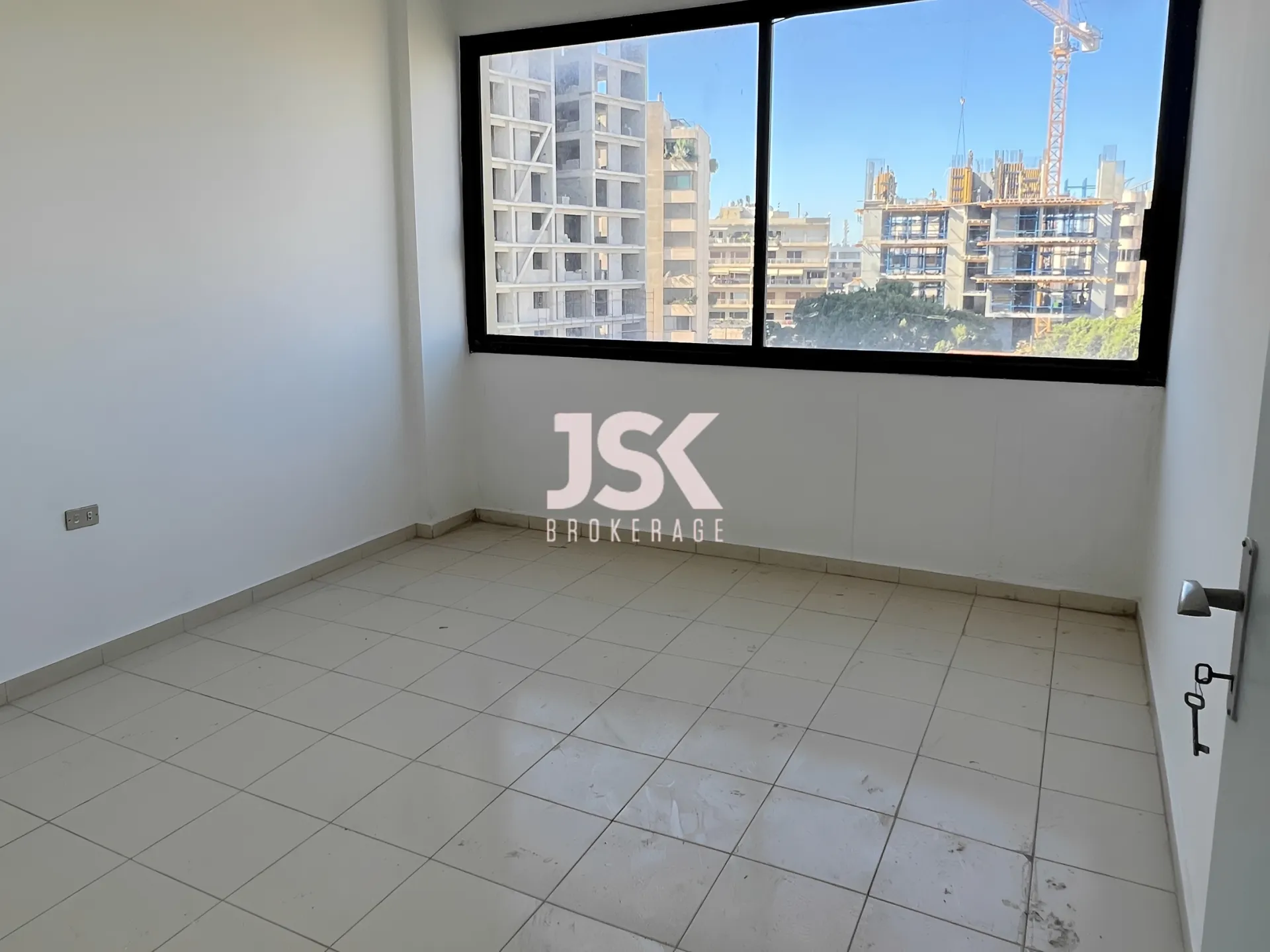 Office for Sale in Sin El Fil