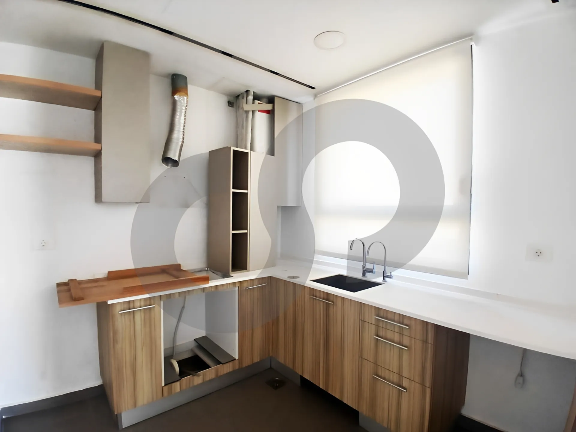 Building for Rent in Badaro